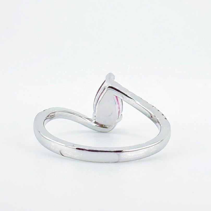 Modern GRC Certified Padparadscha Sapphire 18K White Gold Ring with Diamonds For Sale