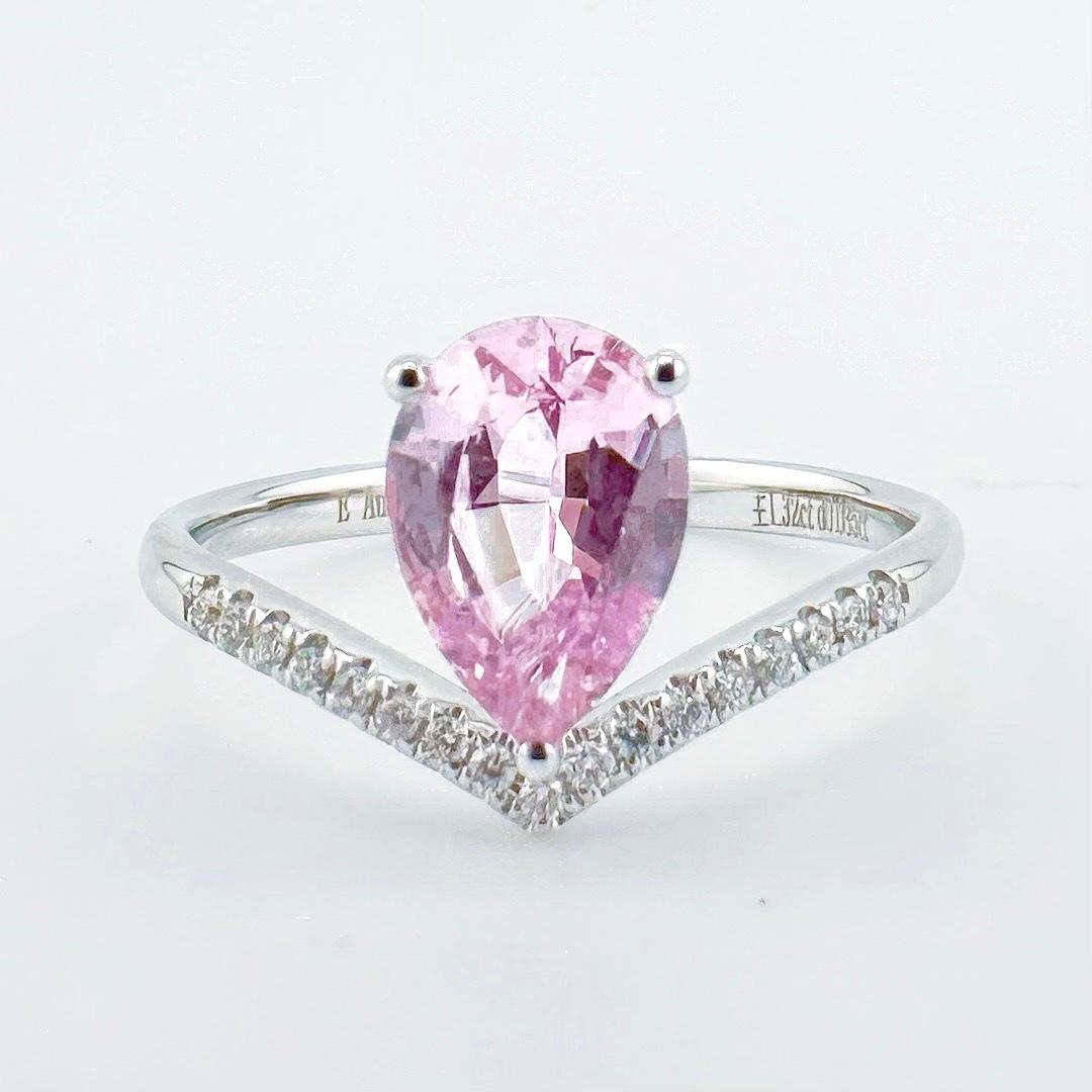 Modern GRC Certified Pink Sapphire 18K White Gold Ring with Diamonds For Sale