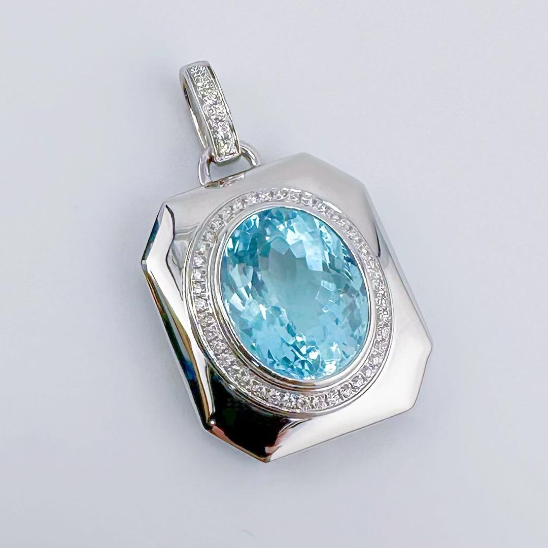 Colgante de diamantes de oro blanco de 18 quilates con aguamarina Santa María certificada GRC en Nuevo estado para la venta en Kowloon, HK