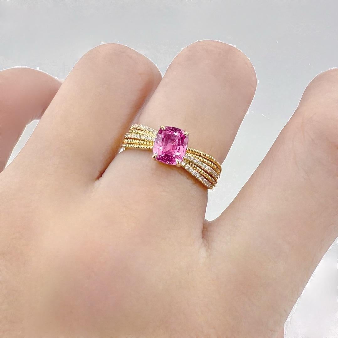 GRC Certified Unheated Padparadscha Sapphire 18K Yellow Gold Diamond Ring In New Condition For Sale In Kowloon, HK