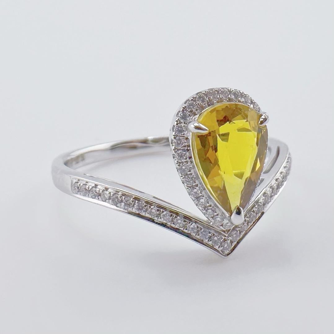 GRC-zertifizierter unbeheizter gelber Saphir 18K Weißgold Diamantring im Zustand „Neu“ im Angebot in Kowloon, HK