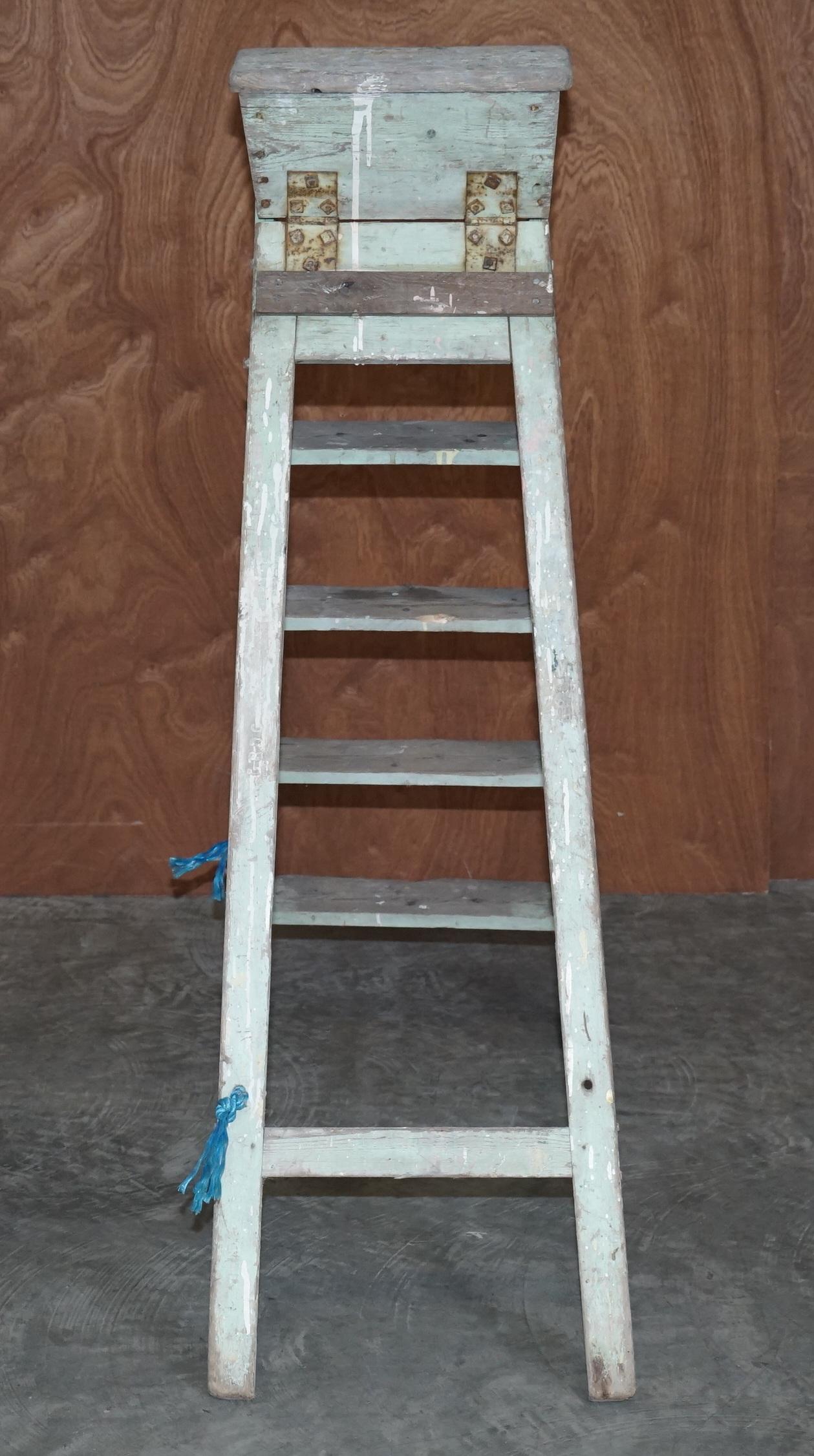 Grdc Stamped Pitch Pine circa 1920's Original Aqua Green Paint Decorators Ladder For Sale 3