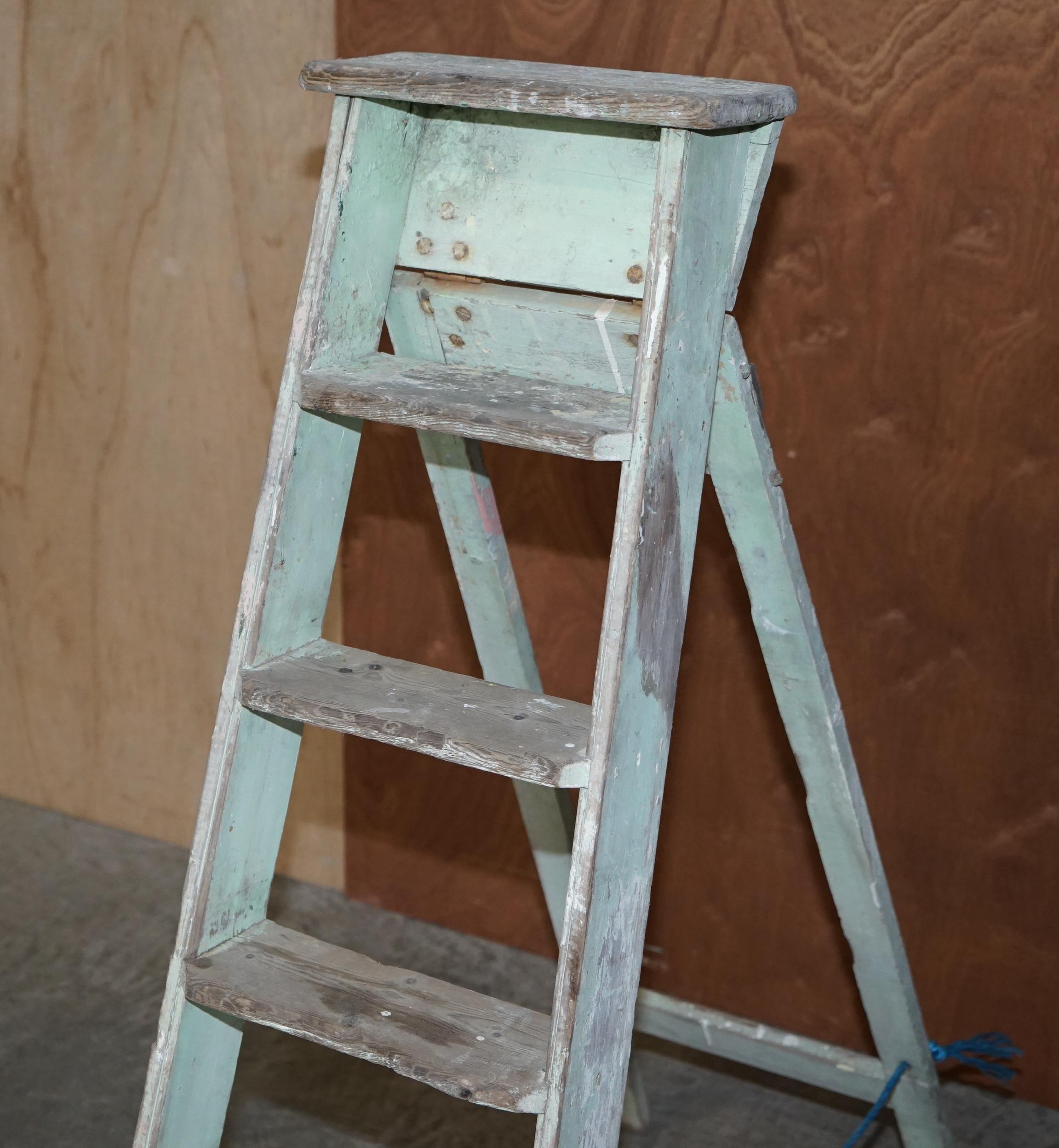 Édouardien Pichet pin estampillé Grdc vers 1920's Original Aqua Green Paint Decorators Ladder en vente
