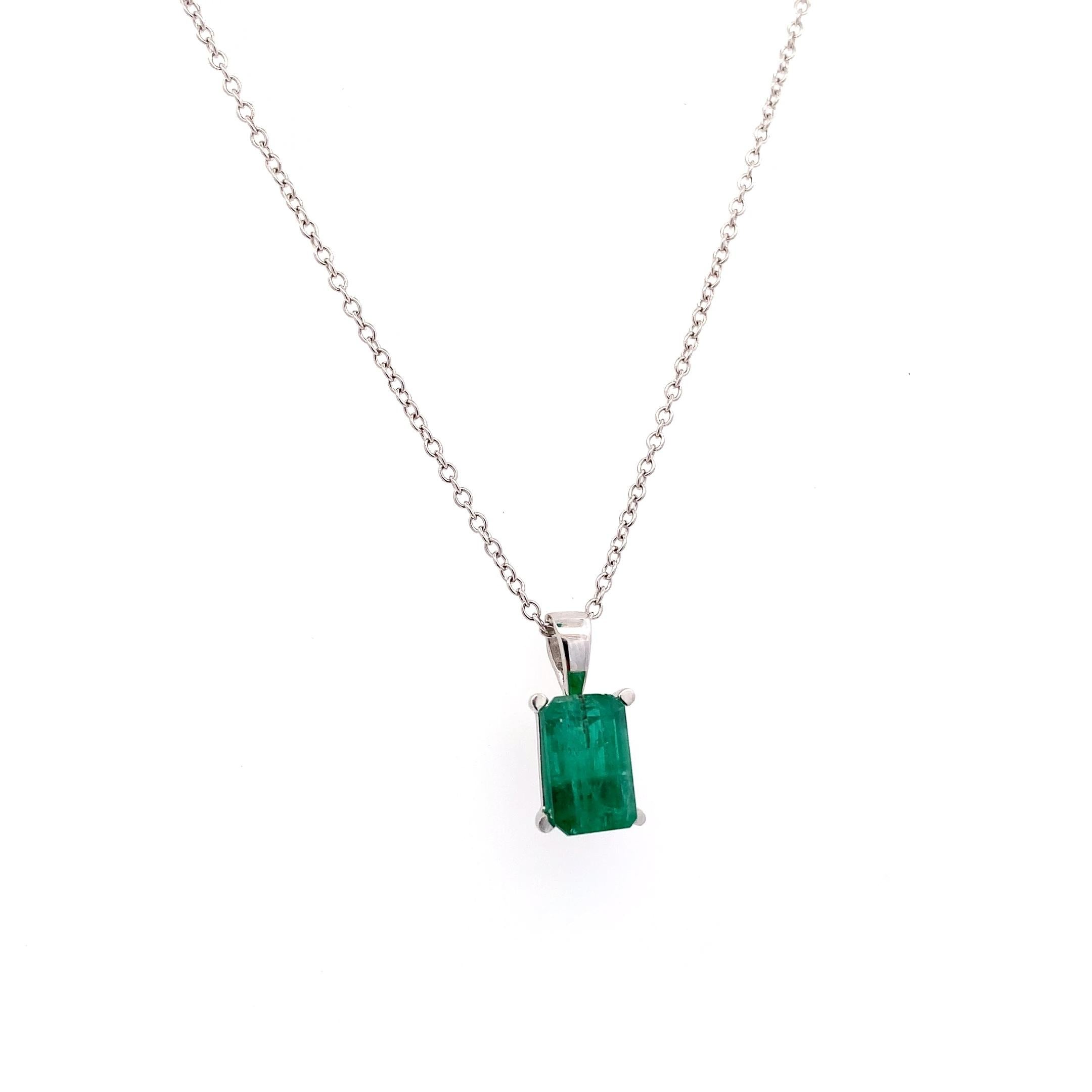 da uomo o donna Collana con smeraldo verde in oro bianco 18 carati in vendita