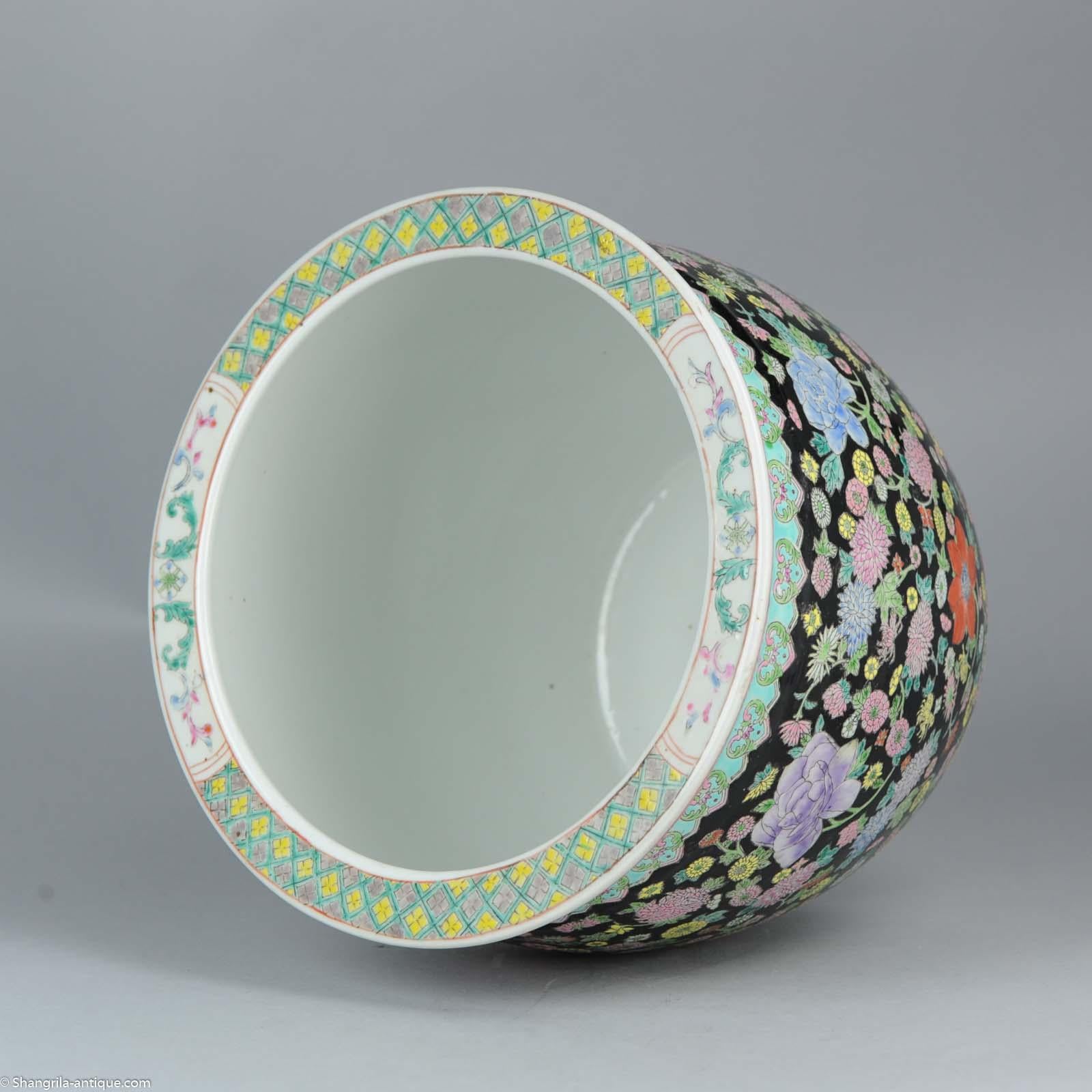 Great 20th Century Chinese Porcelain Fishbowl / Planter for Flower Jardinière 3