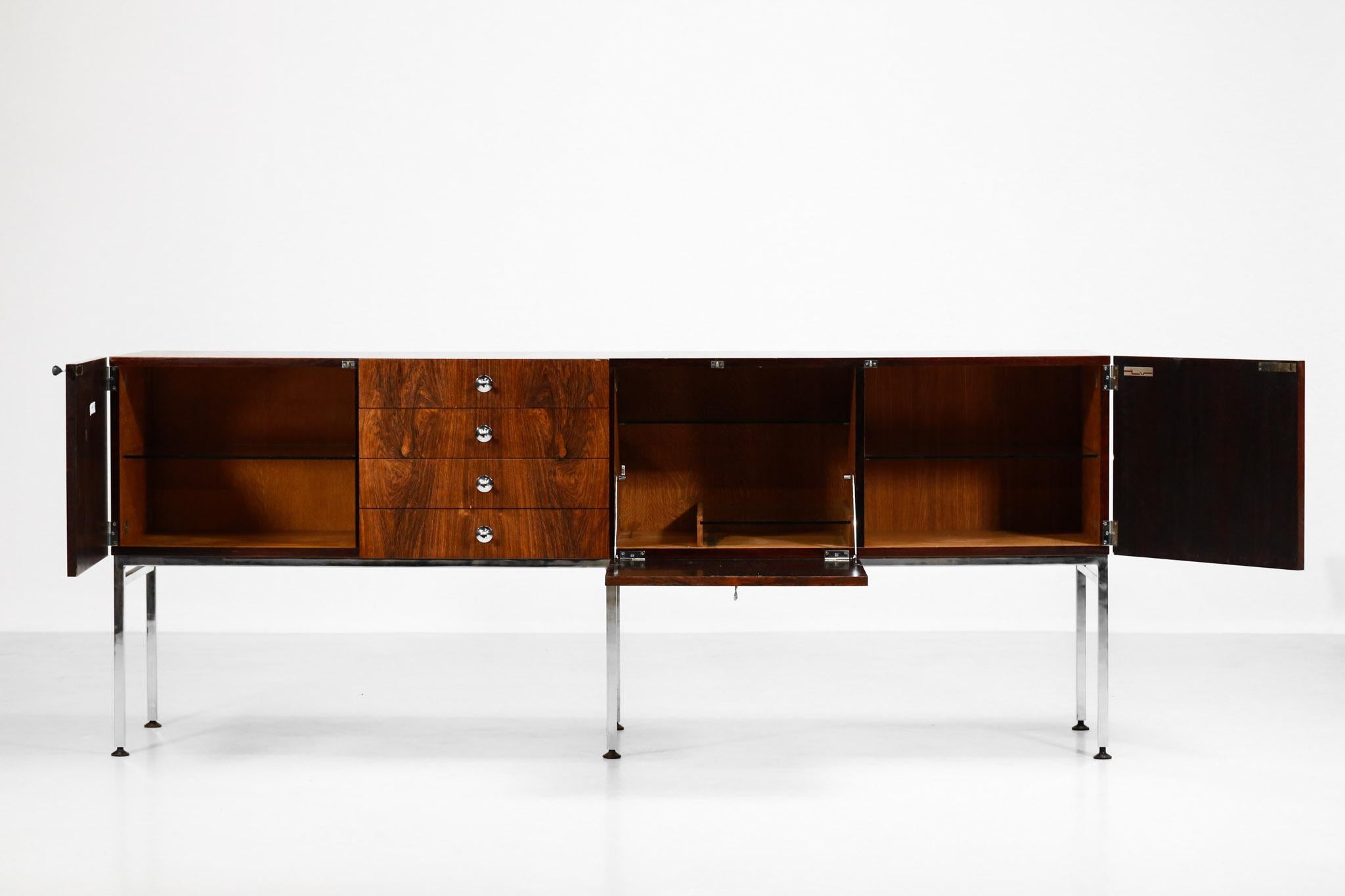 Bois Grand buffet Alain Richard des années 1960 pour Meuble TV Design French, 1960 en vente