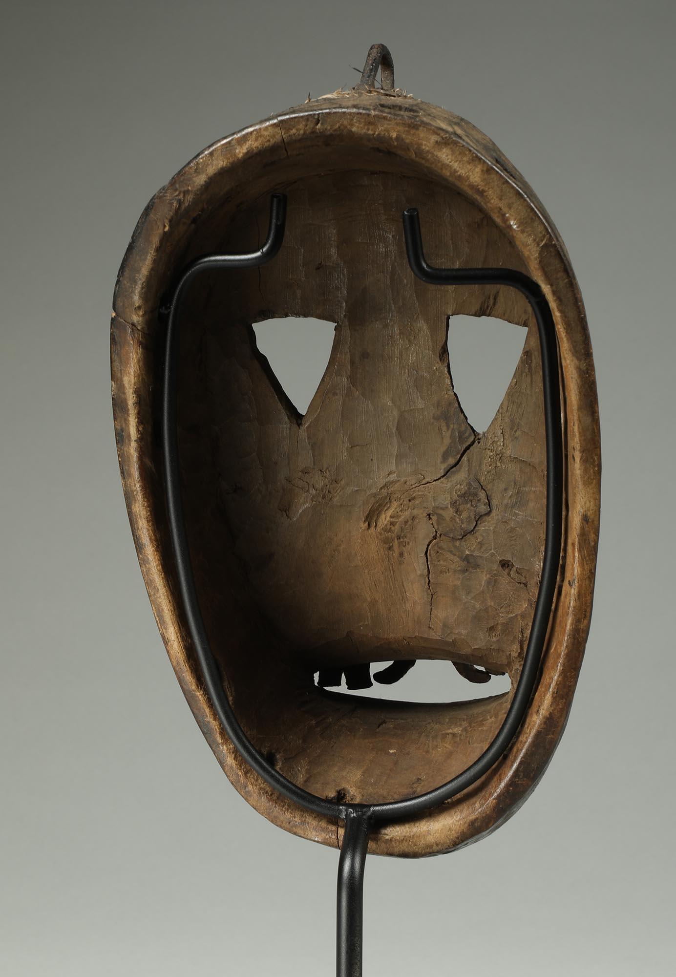 Masque cubiste Dan Kran ouvert dans la bouche, yeux triangulaires, Afrique de la côte ivoire en vente 1