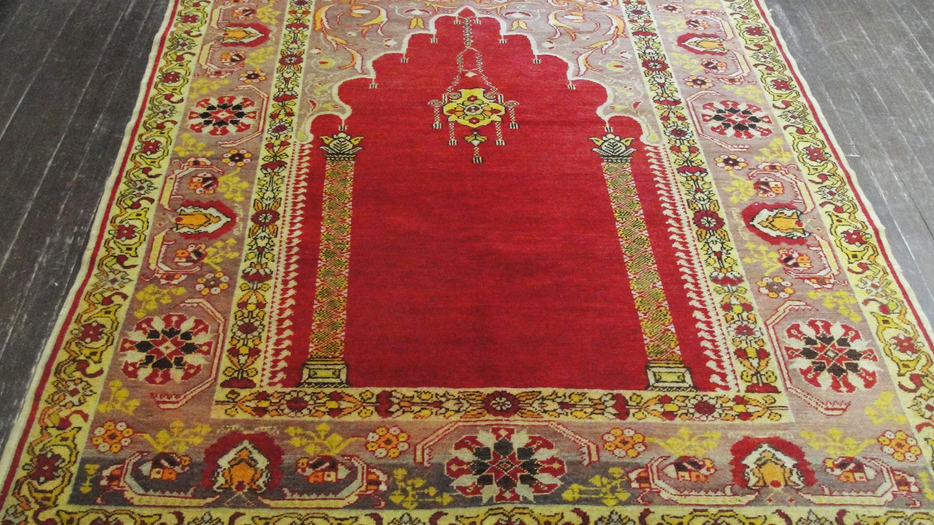 20th Century Great Antique Anatolian Oushak Prayer Rug For Sale