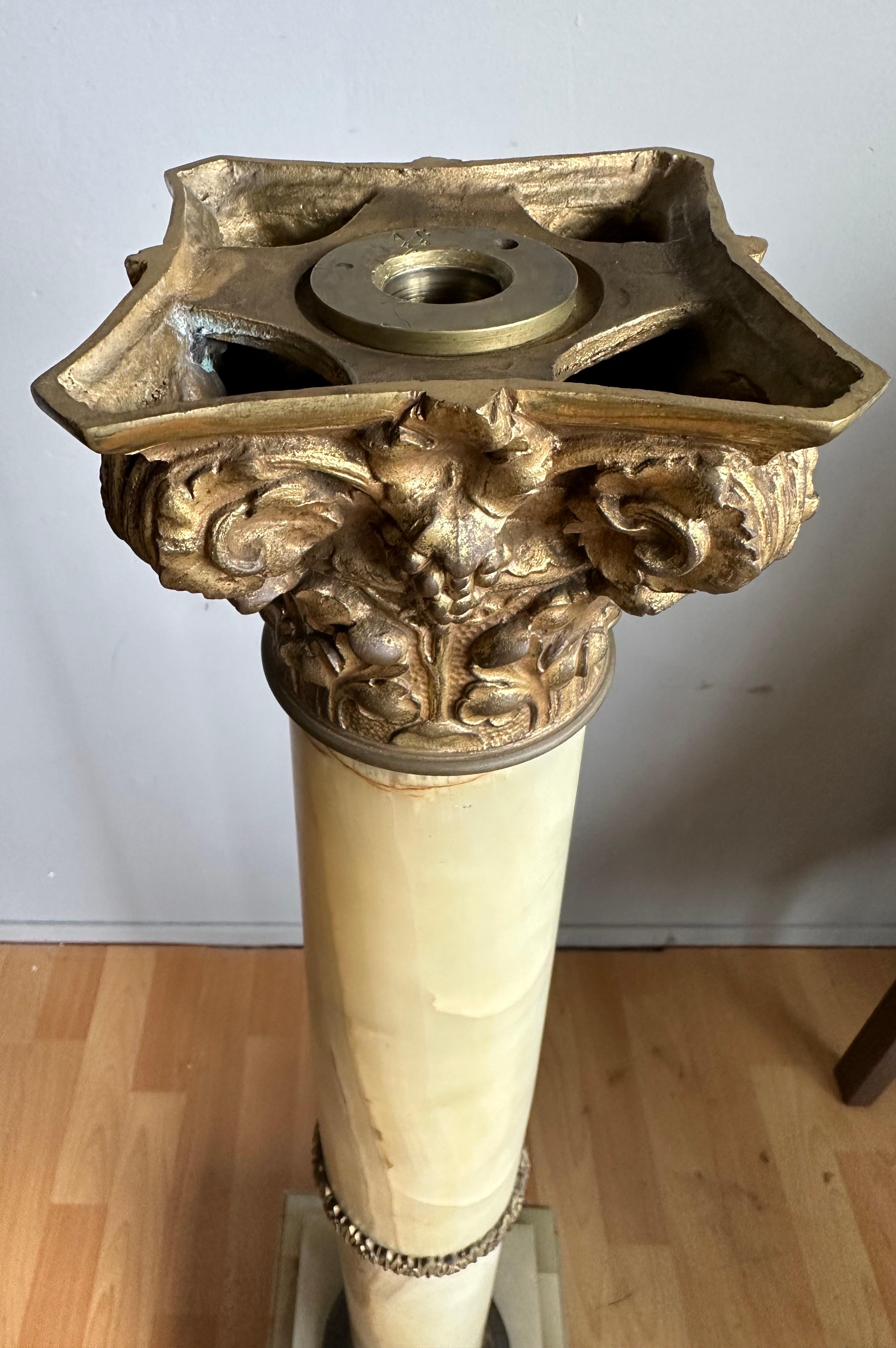 Großartiger antiker Onyx- und Bronze-Säulenständer im gotischen Stil, markiert im Angebot 3