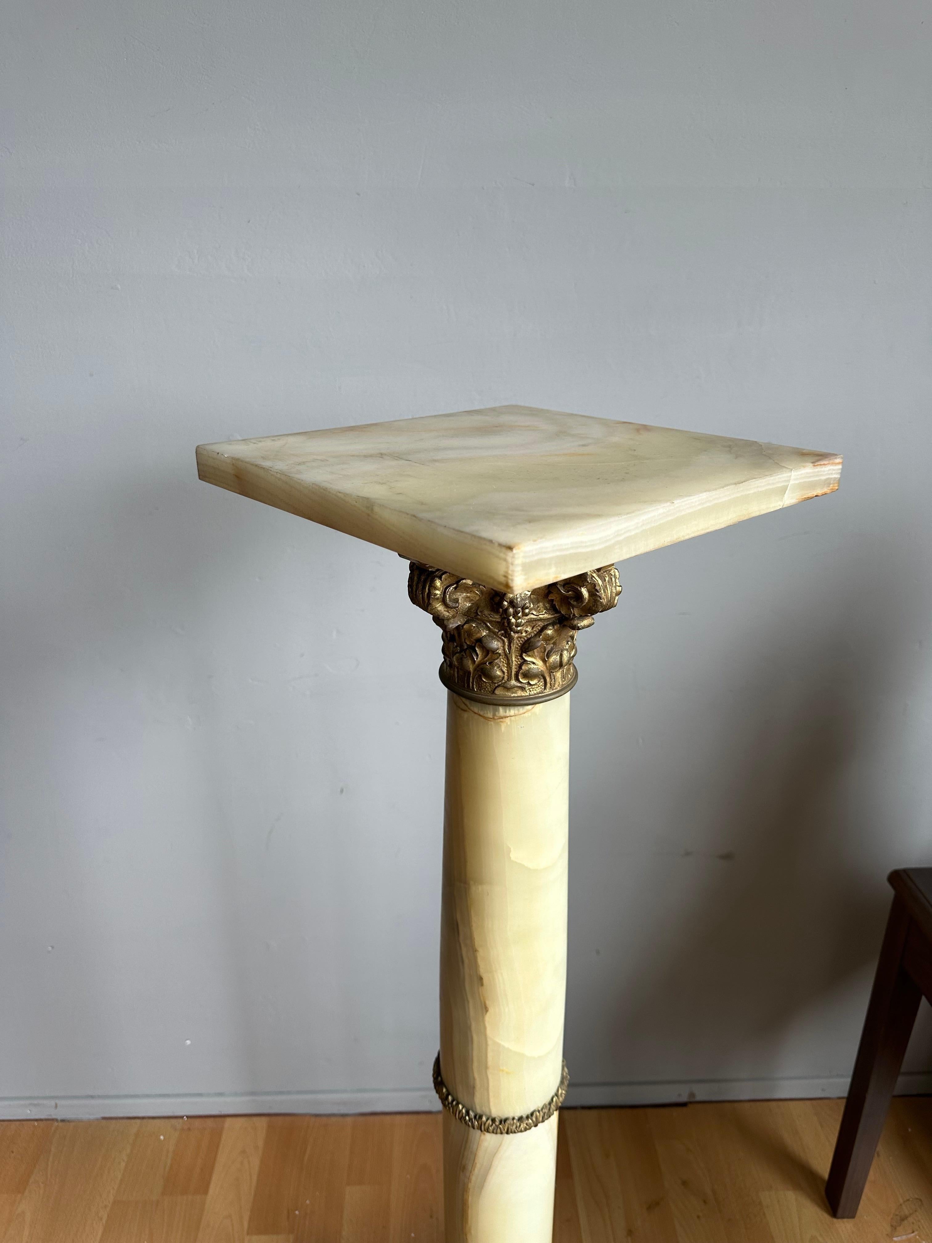 Großartiger antiker Onyx- und Bronze-Säulenständer im gotischen Stil, markiert im Angebot 7