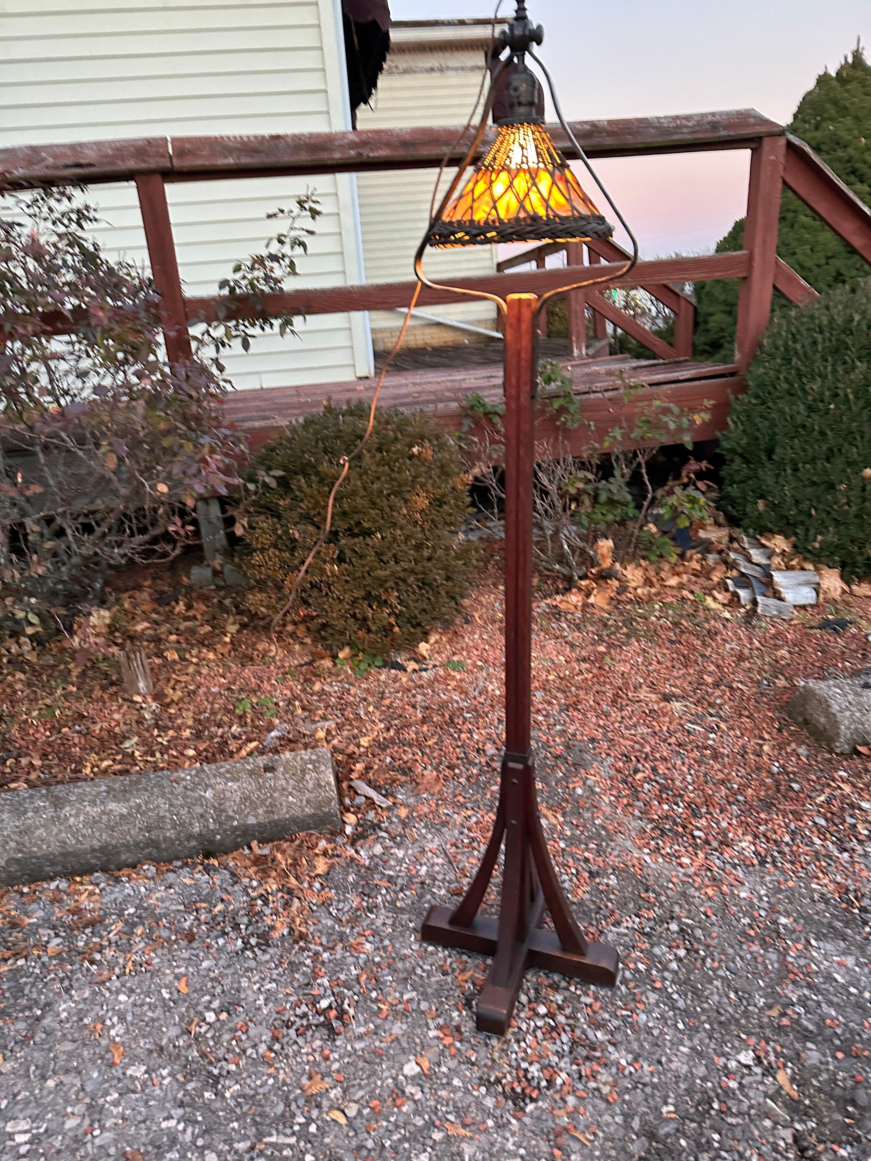 Great ANTIQUE GUSTAV STICKLEY rare floor lamp - W5856 For Sale 3