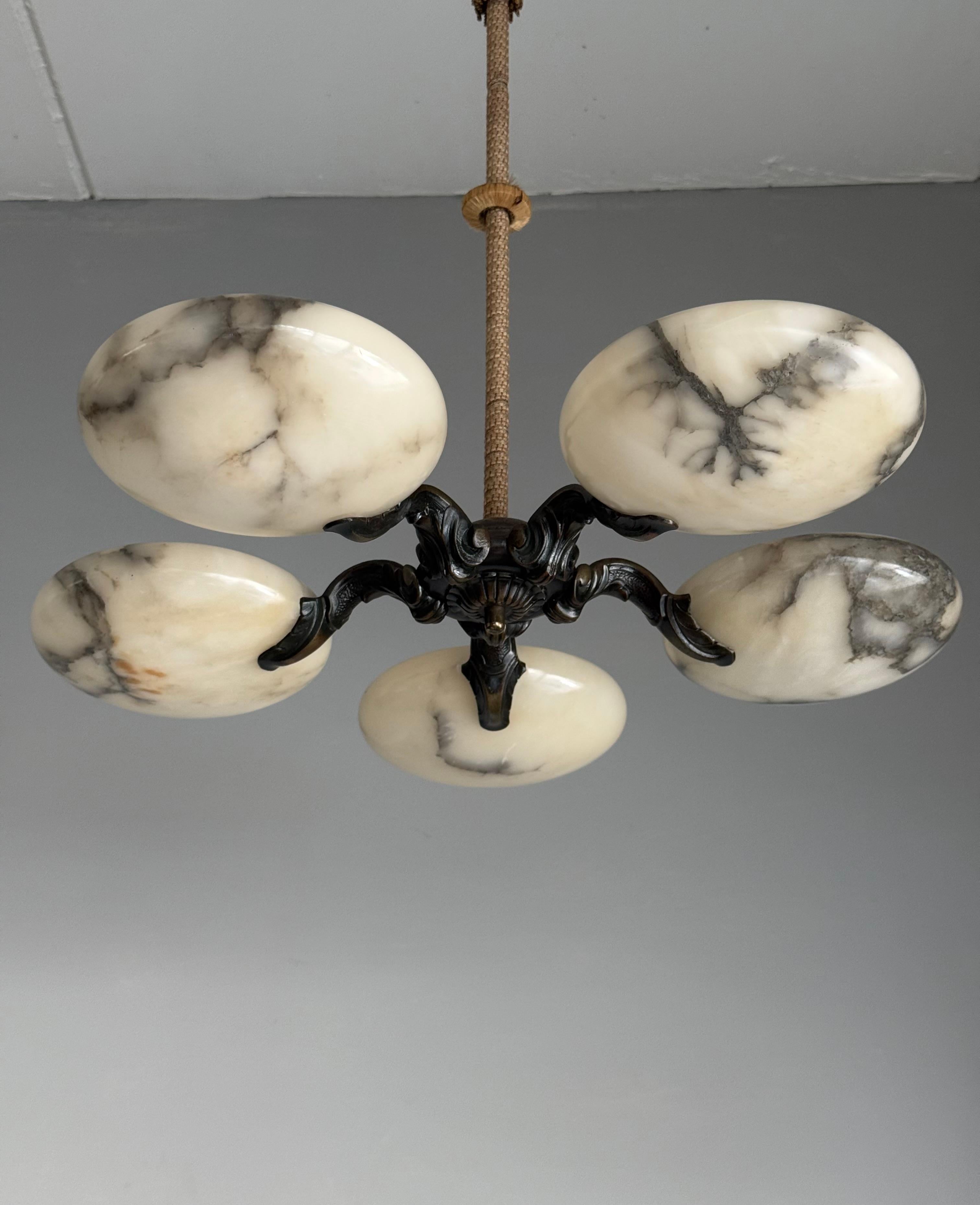 Great Art Deco Bronze Chandelier / Pendant Light w. Five Unique Alabaster Shades In Excellent Condition For Sale In Lisse, NL