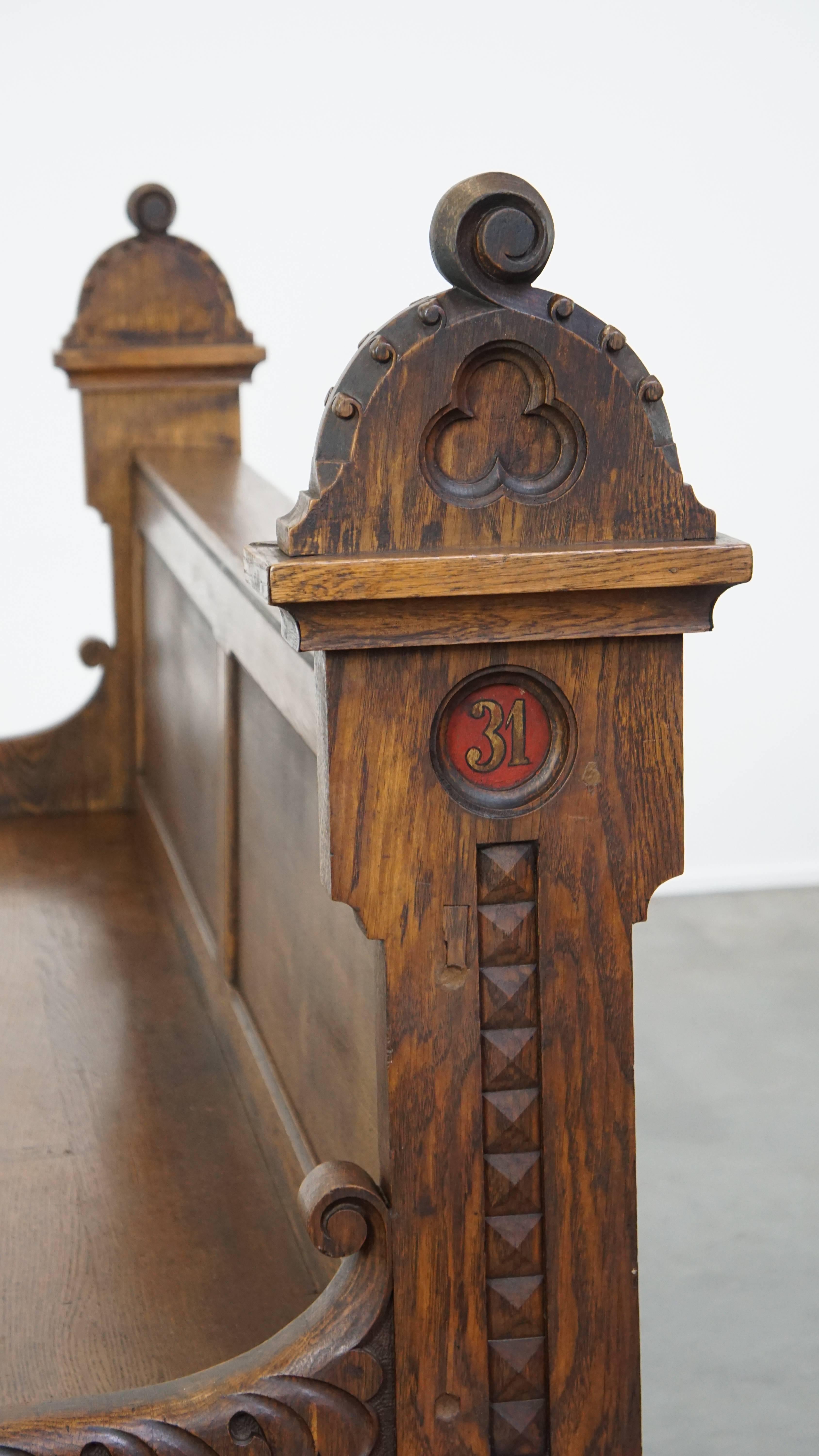 Great, beautifully carved 19th century antique oak church bench in Gothic style For Sale 5