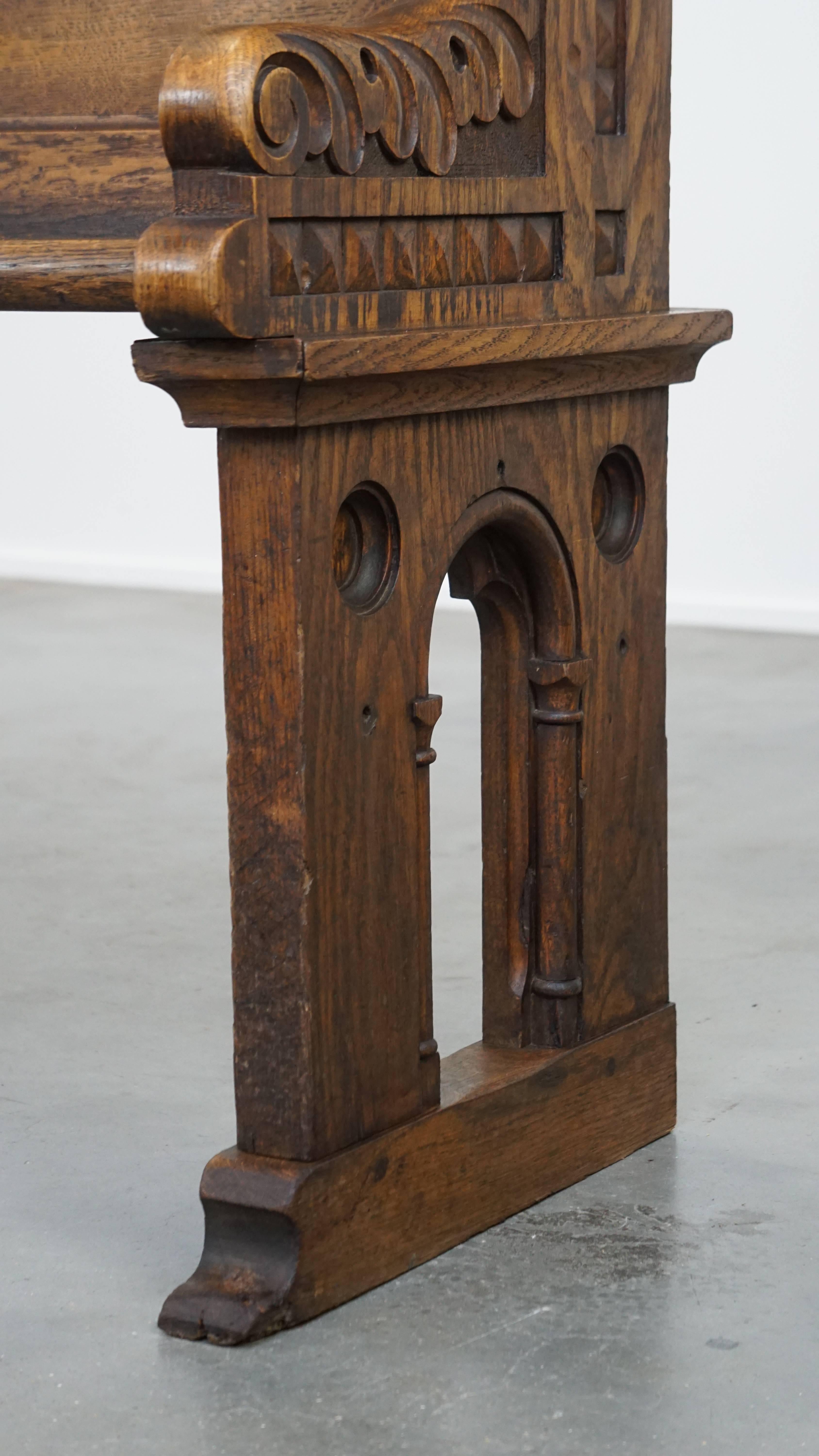 Great, beautifully carved 19th century antique oak church bench in Gothic style For Sale 8