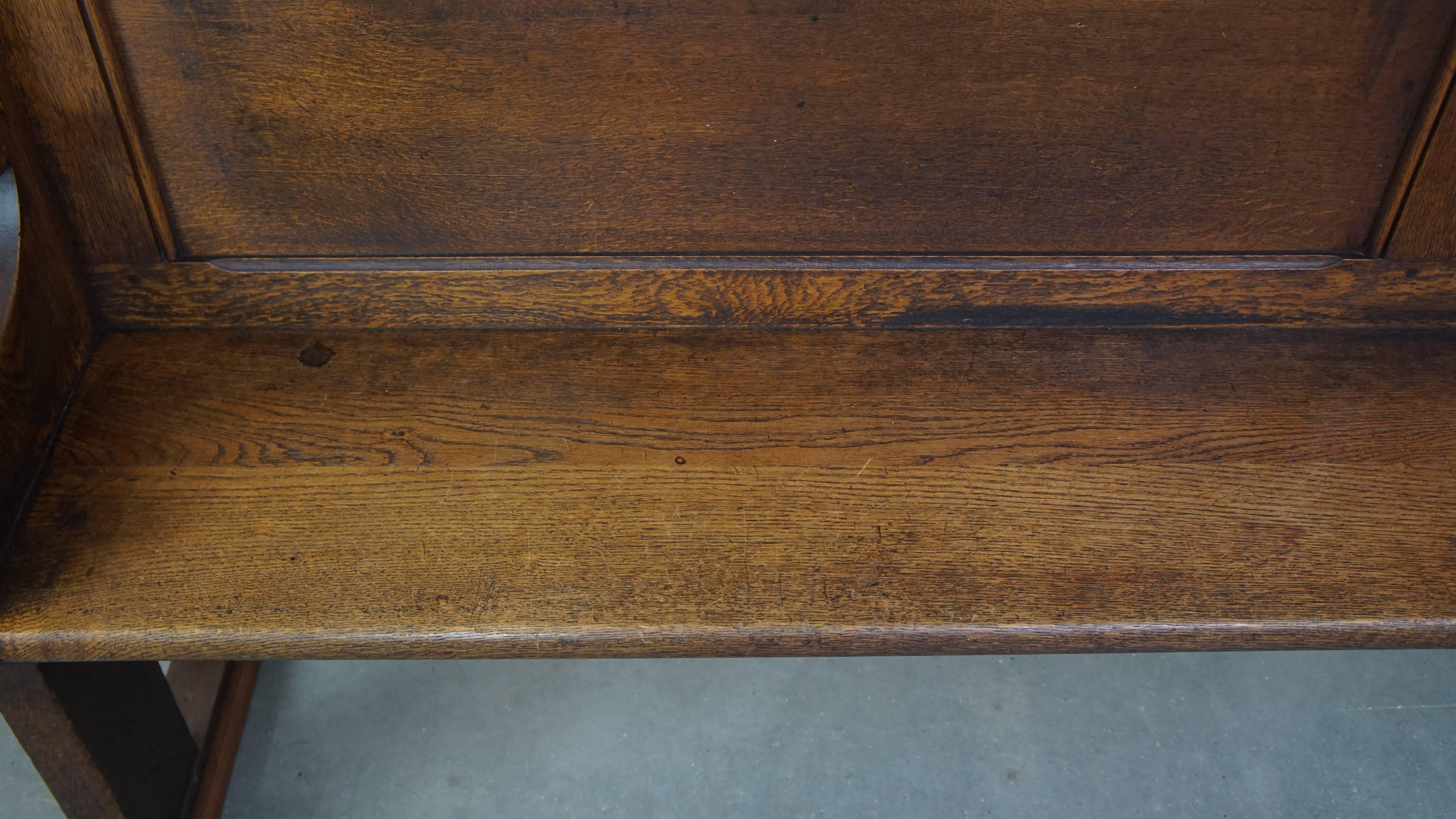 Great, beautifully carved 19th century antique oak church bench in Gothic style For Sale 2