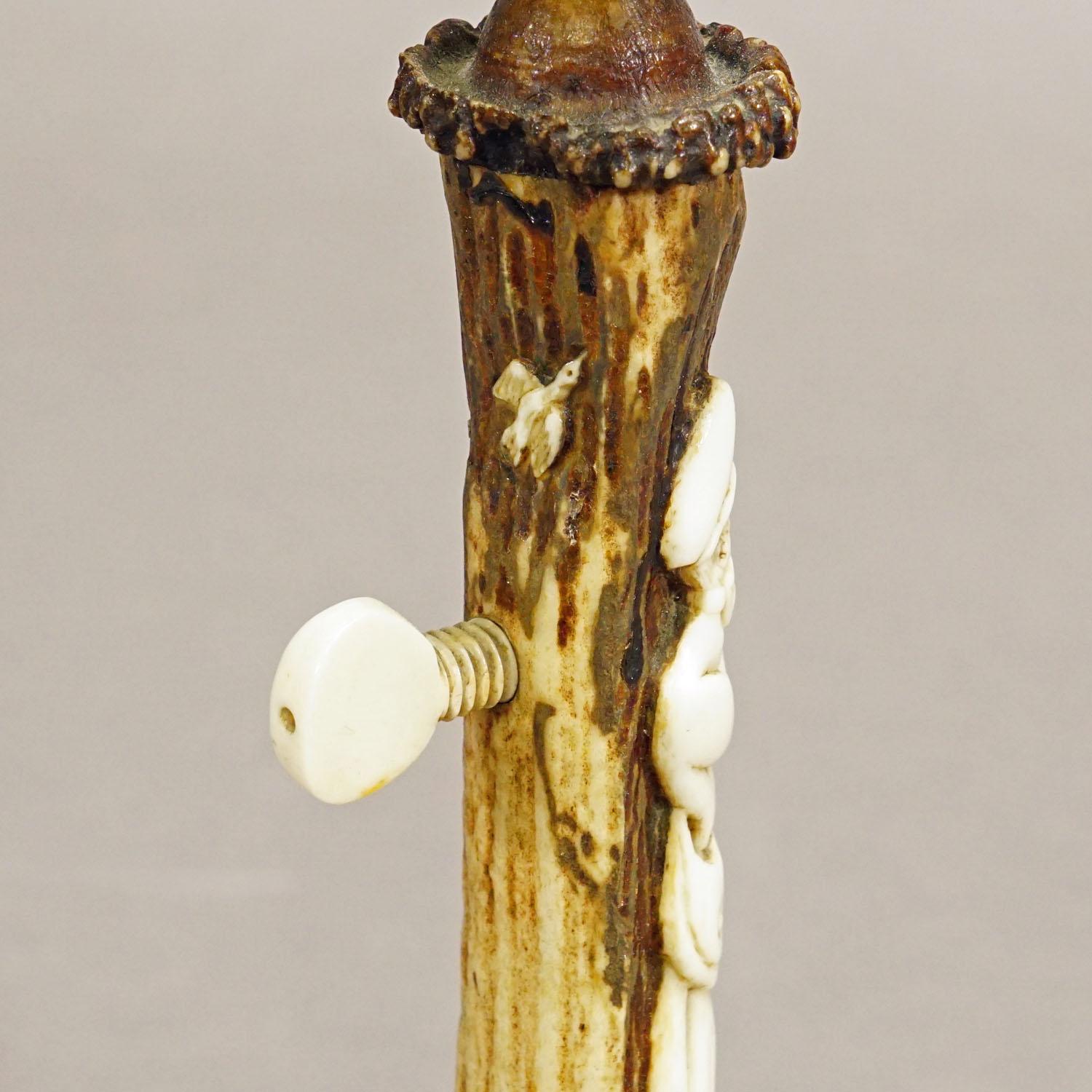 Great Carved Black Forest Horn Lithophany, Germany ca. 1840 For Sale 9