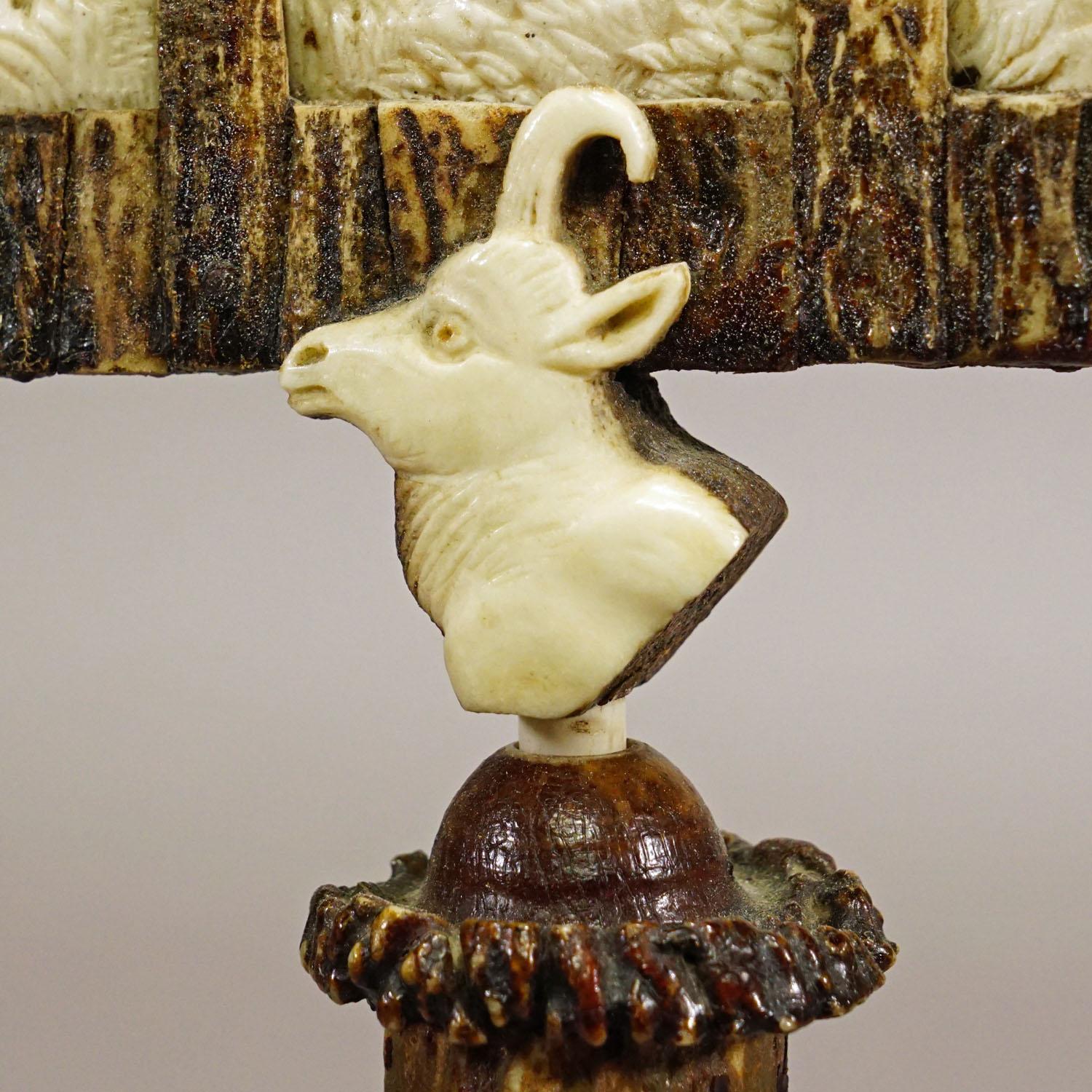 Great Carved Black Forest Horn Lithophany, Germany ca. 1840 For Sale 3