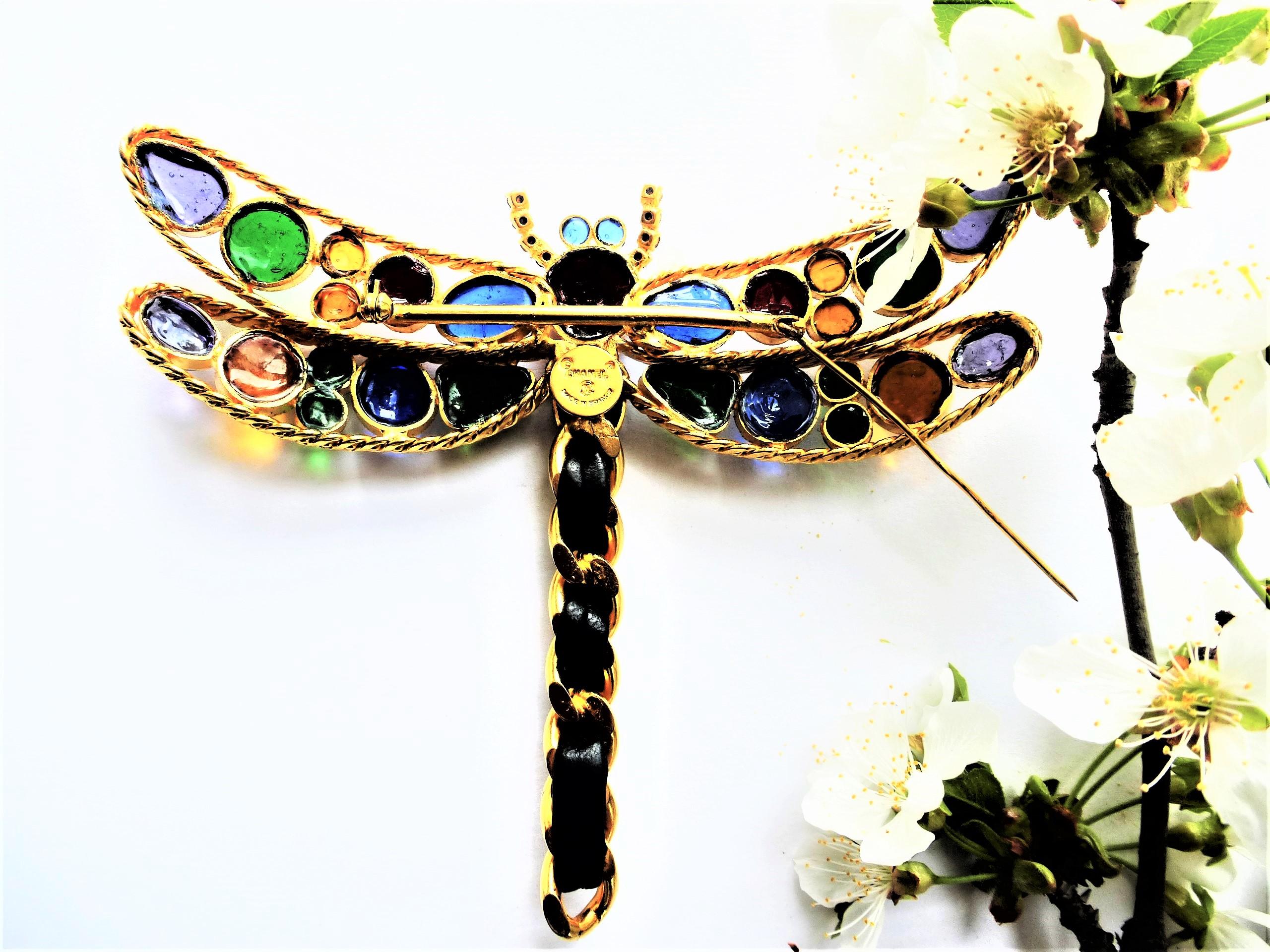 Great Chanel dragonfly brooch from Gripoix 70 / 80's gold-plated For Sale 3
