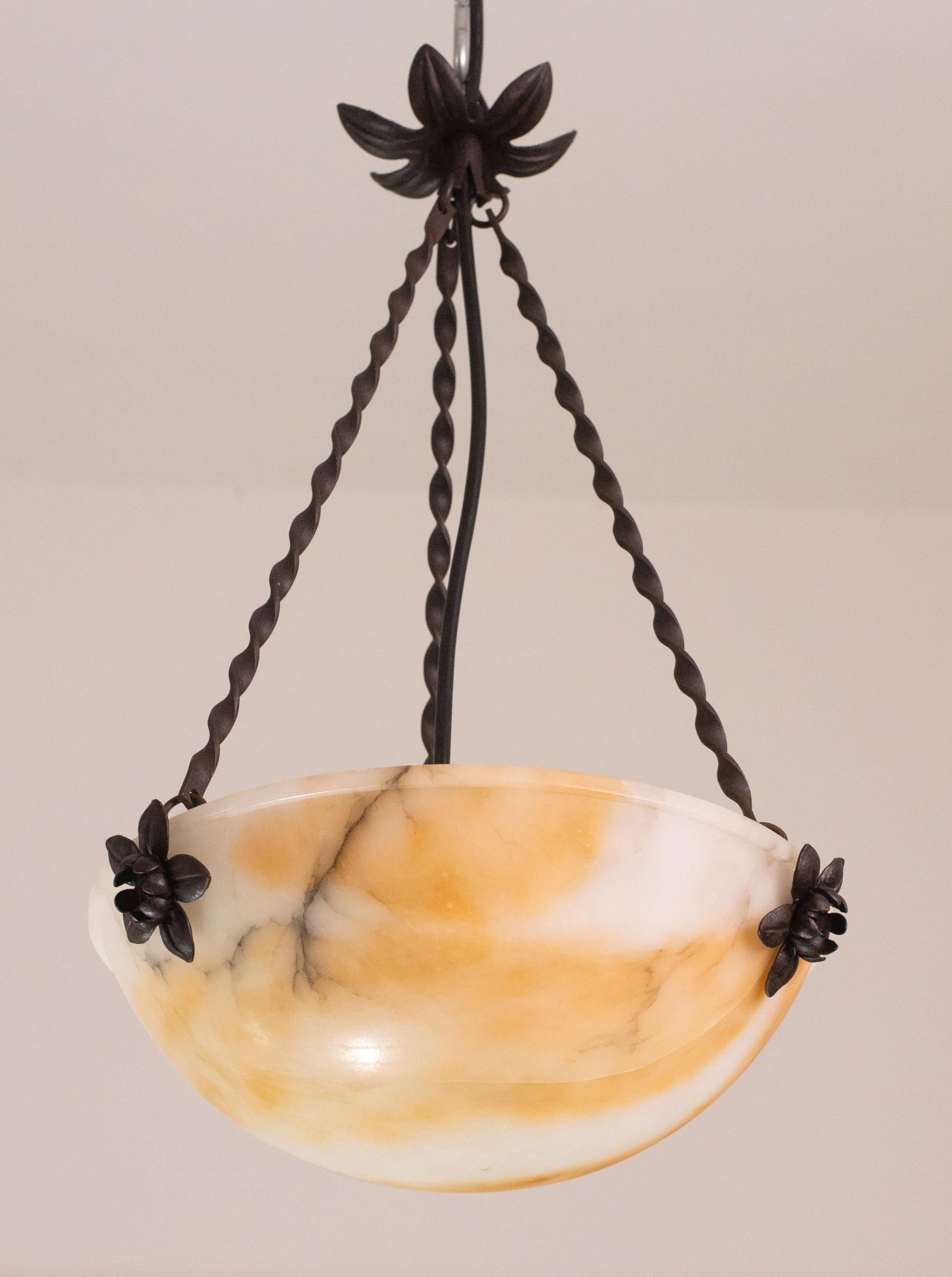 Lampadario di grande design Art Decò in alabastro bianco e arancione, 1950 in vendita 6