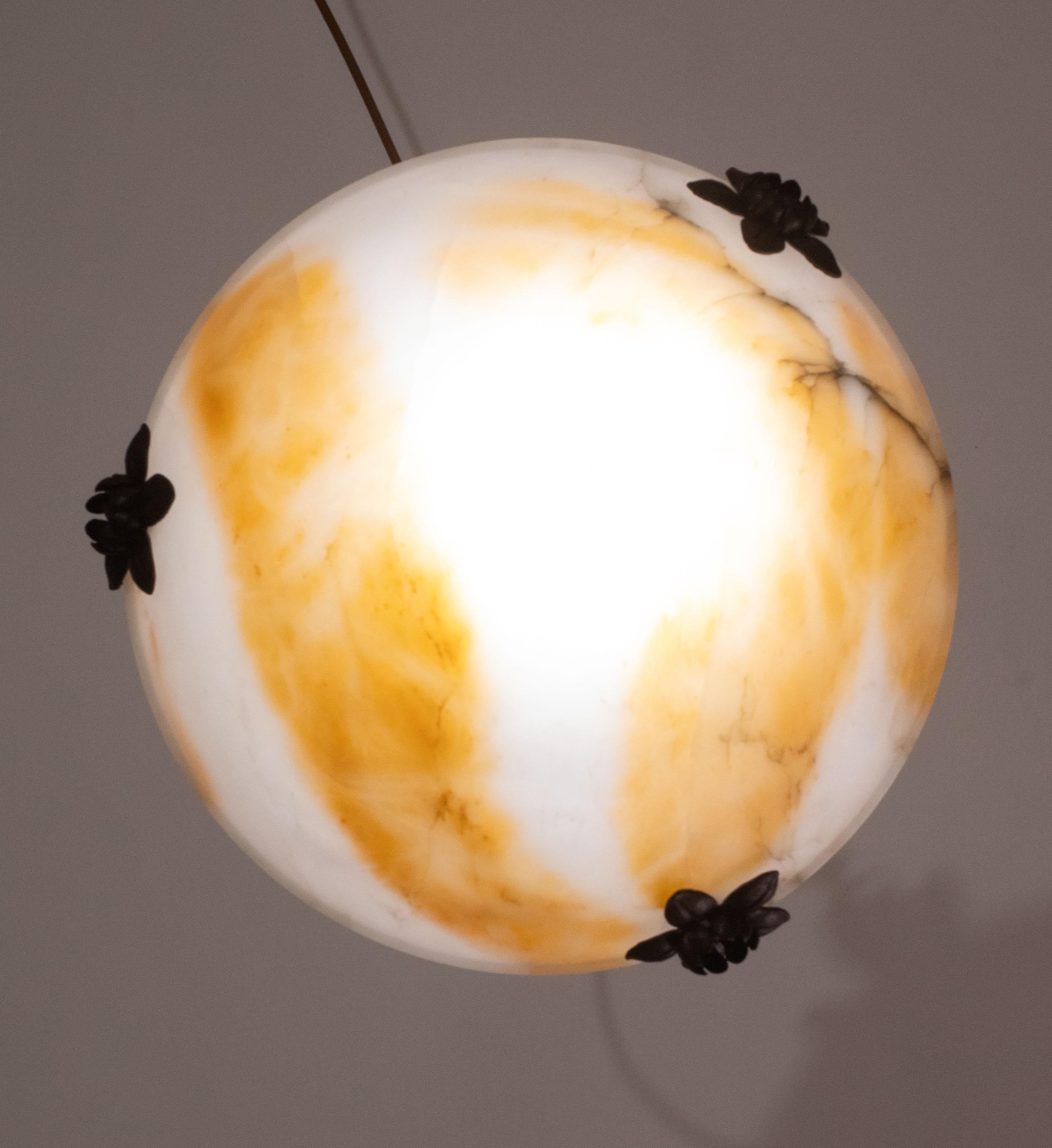 Lampadario di grande design Art Decò in alabastro bianco e arancione, 1950 In condizioni buone in vendita a Roma, IT
