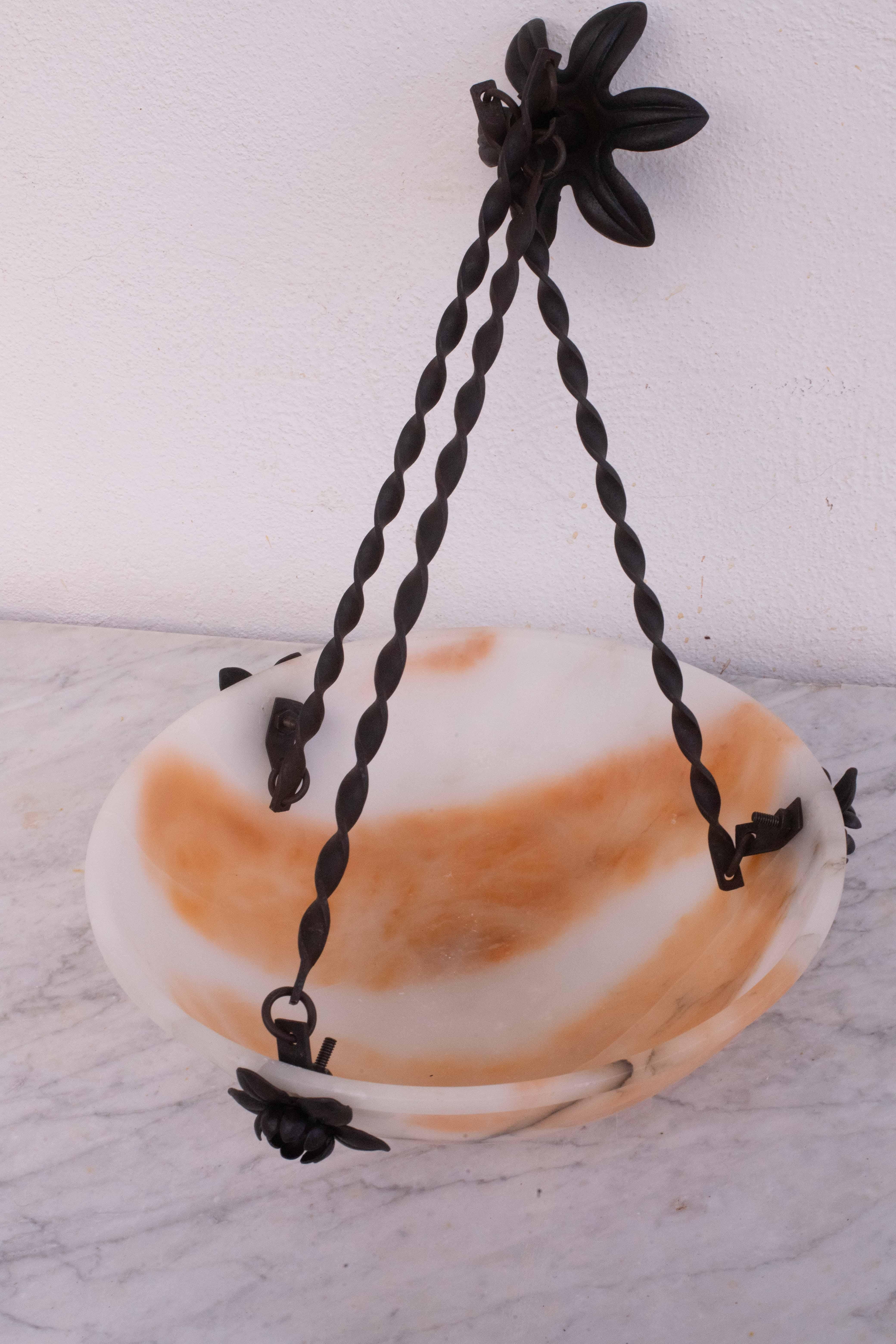 Lampadario di grande design Art Decò in alabastro bianco e arancione, 1950 in vendita 1