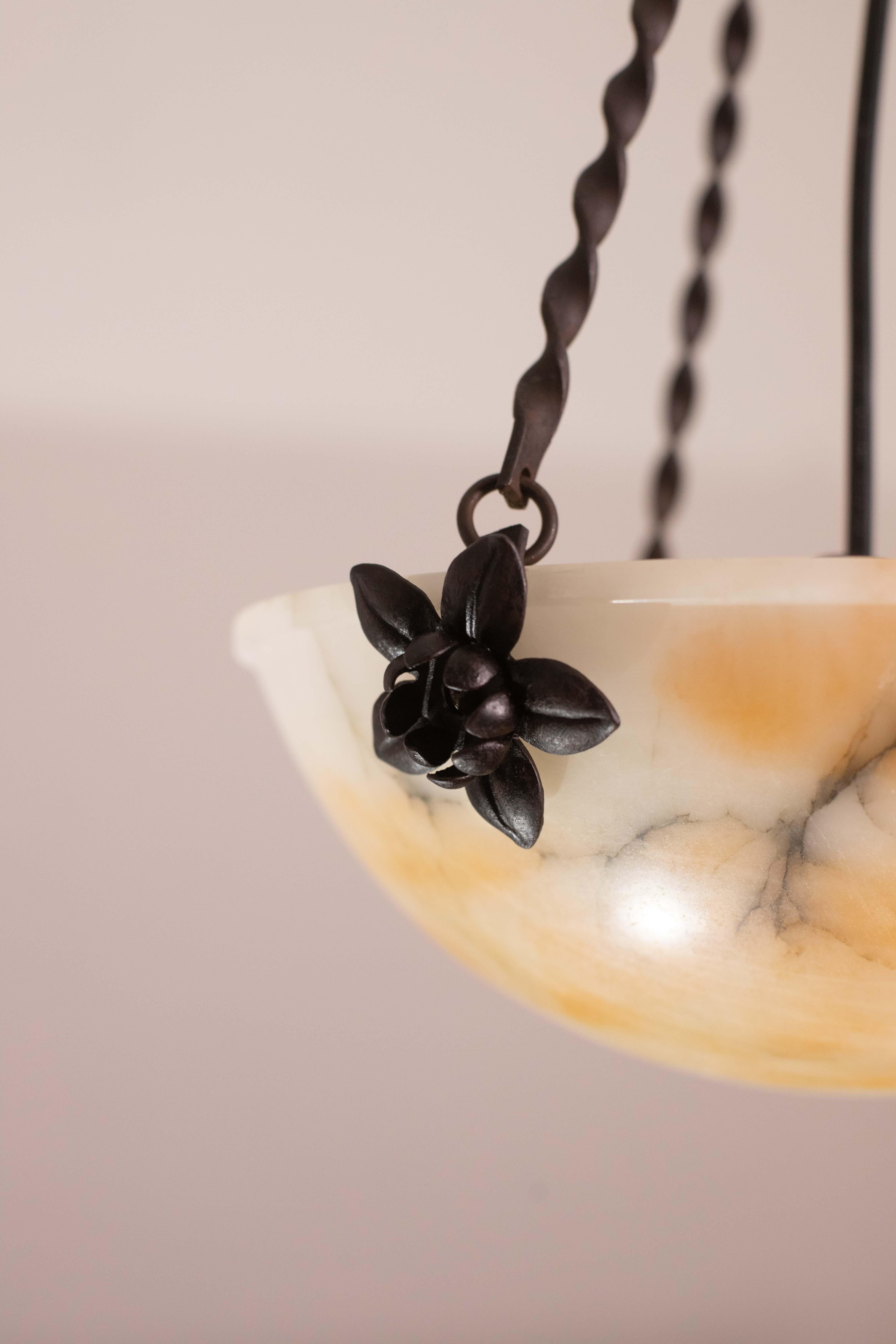 Lampadario di grande design Art Decò in alabastro bianco e arancione, 1950 in vendita 4