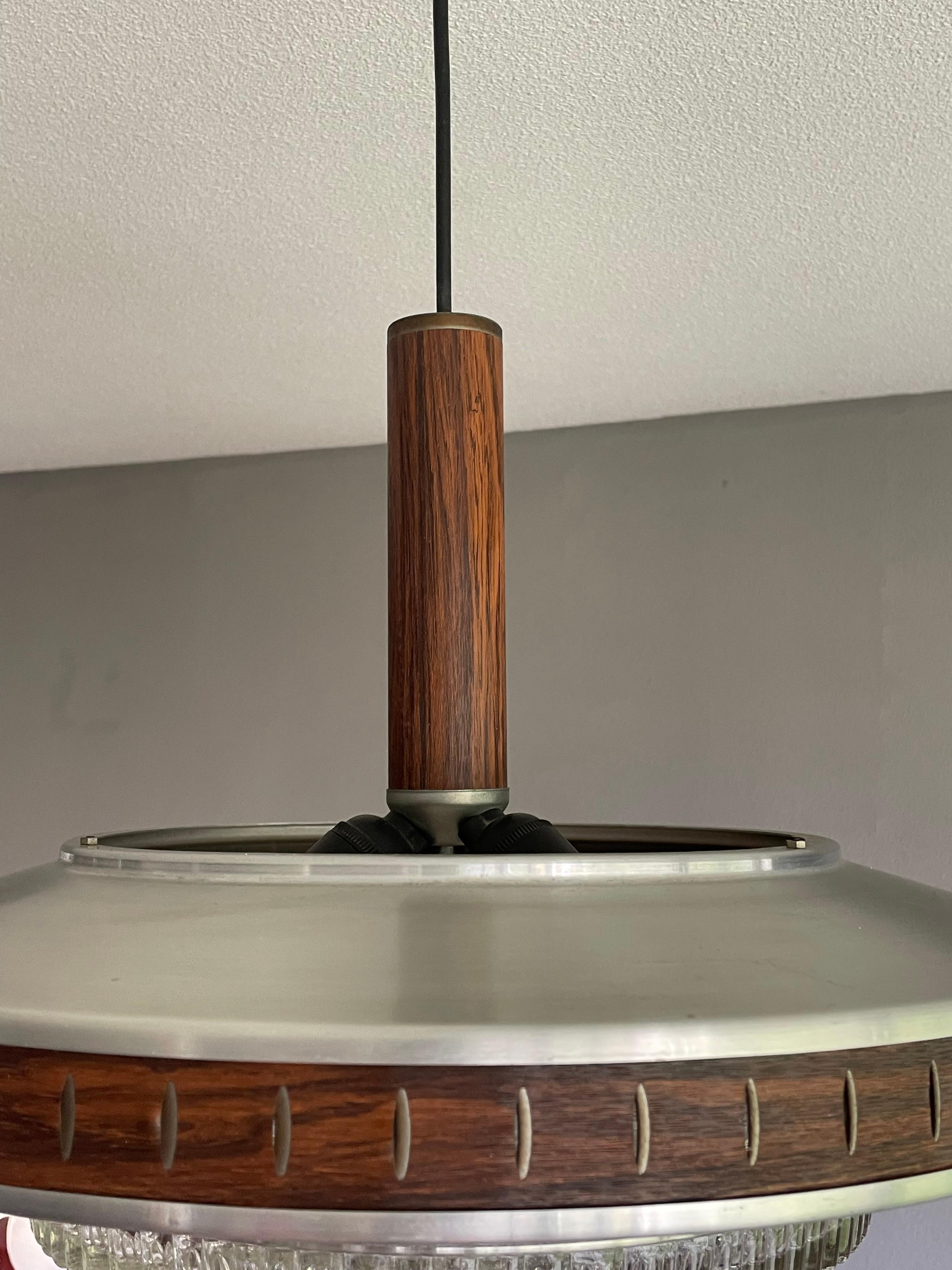 Great Design Modern Mid-Century Glass & Brass & Wood Suspension Light Fixture 1970 (luminaire suspendu en verre, laiton et bois) 7