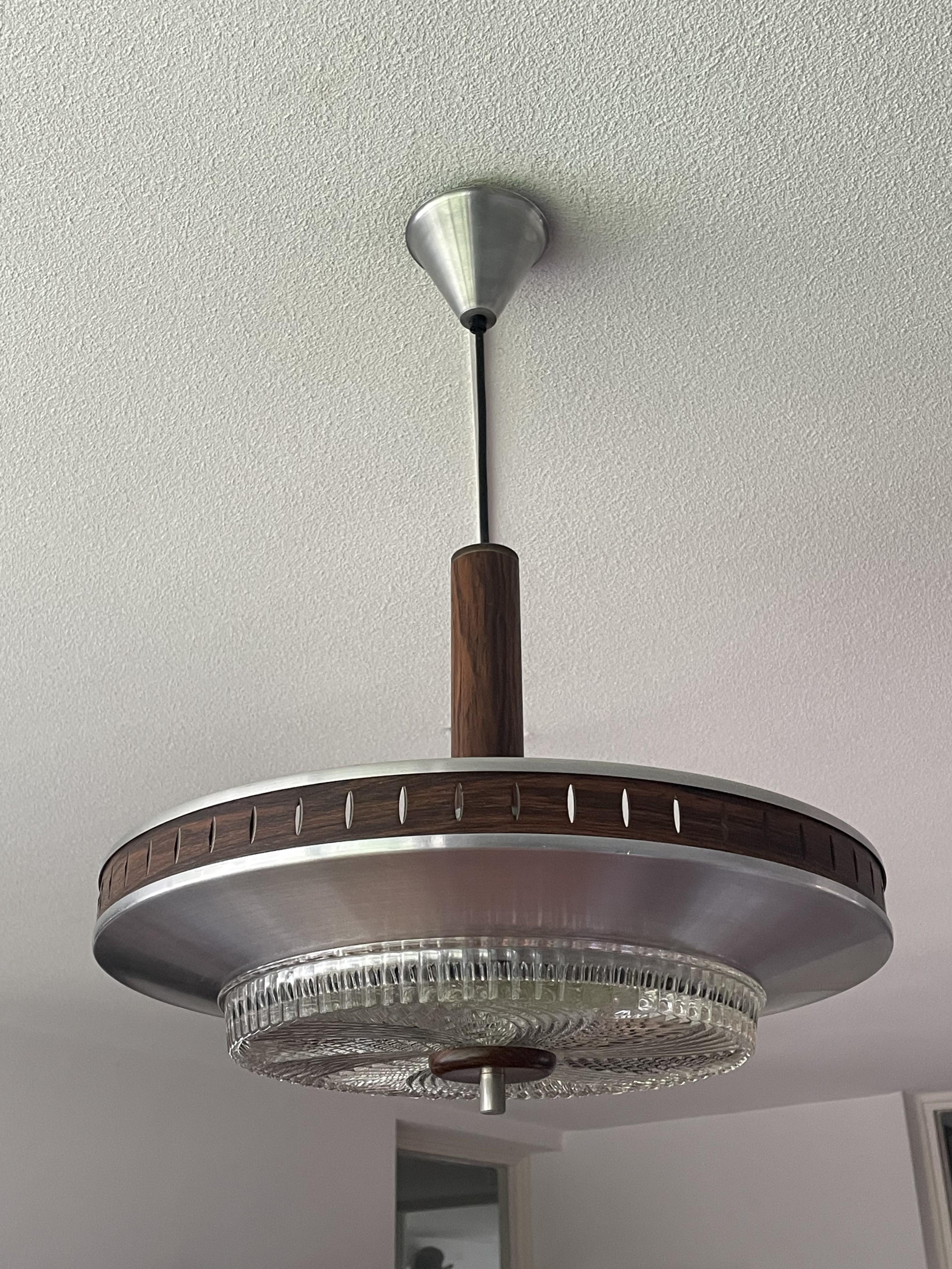 Great Design Modern Mid-Century Glass & Brass & Wood Suspension Light Fixture 1970 (luminaire suspendu en verre, laiton et bois) 9