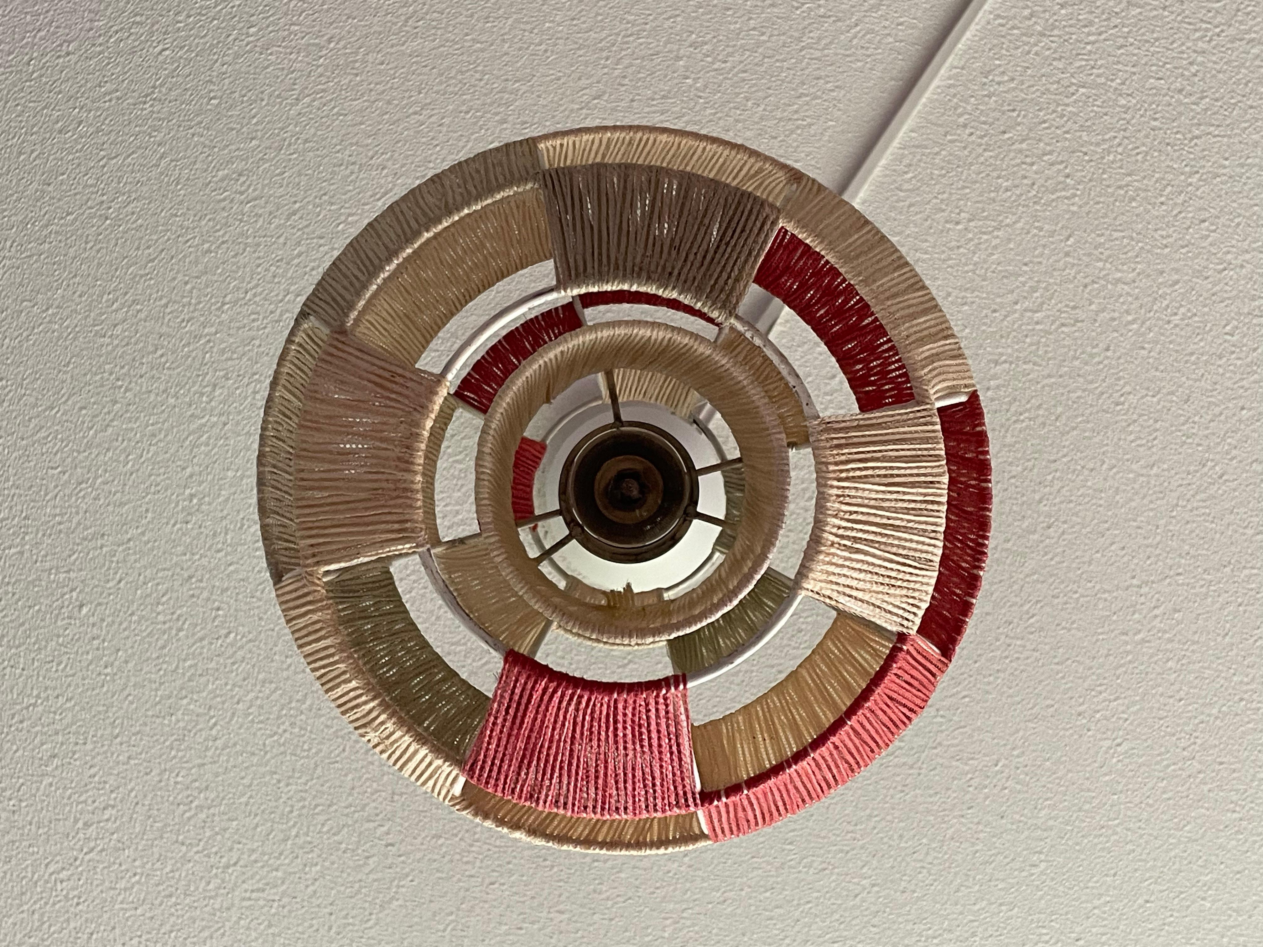 Great Design Midcentury Modern Metallrahmen-Pendelleuchte mit Metallrahmen w. Baumwollgarn-Farben 2