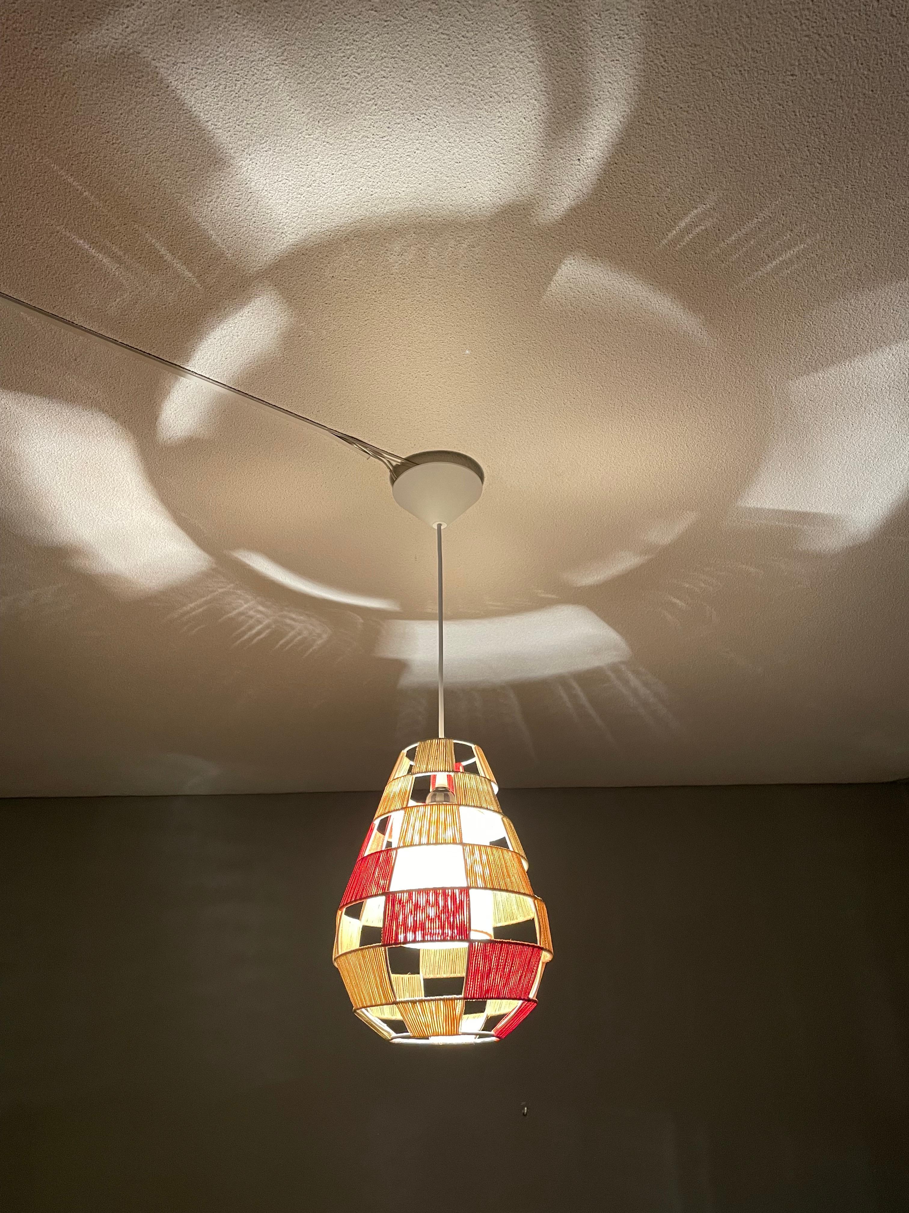 Great Design Midcentury Modern Metallrahmen-Pendelleuchte mit Metallrahmen w. Baumwollgarn-Farben 12