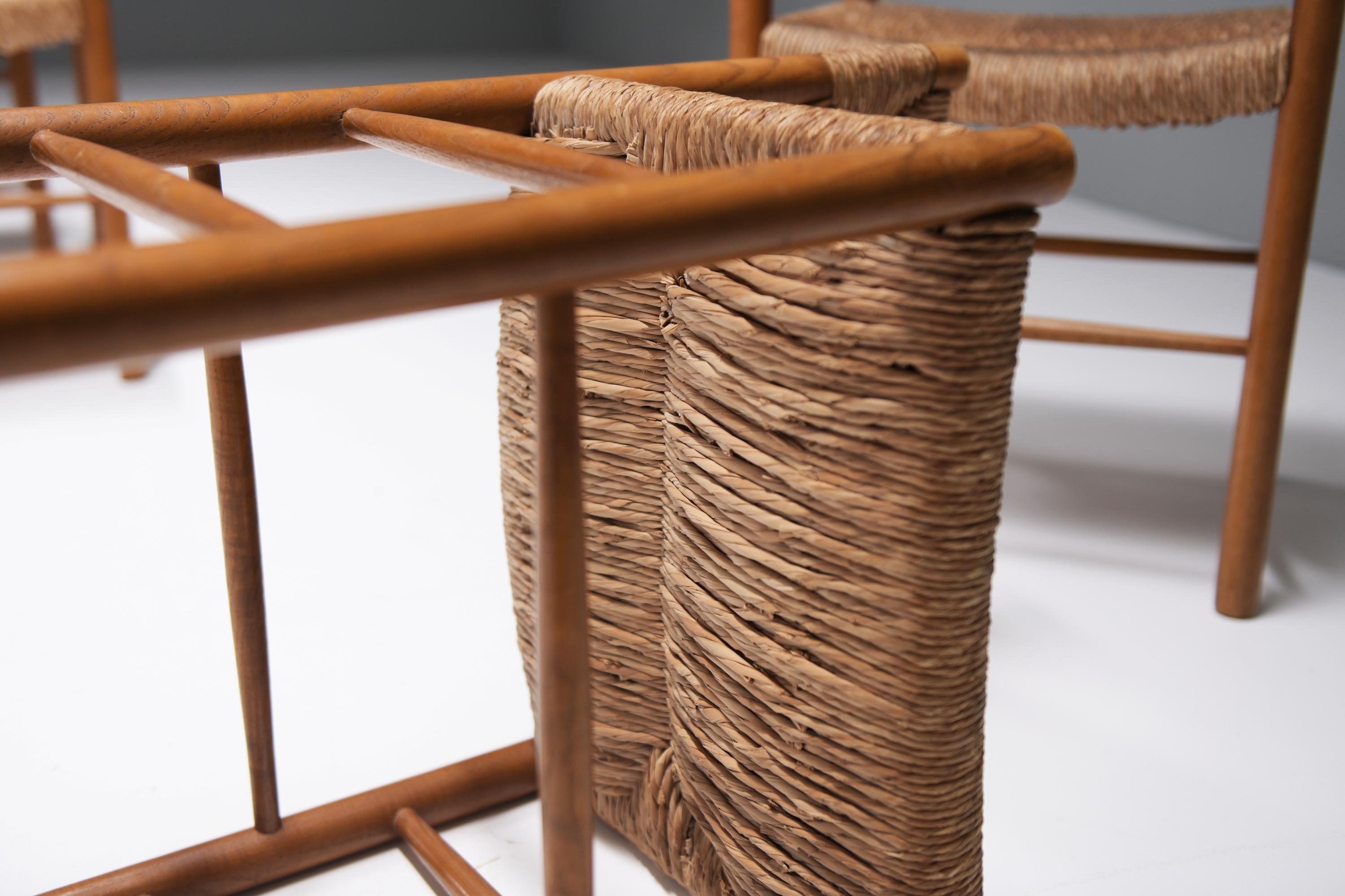 Chaises de salle à manger du Dordogne par Charlotte Perriand /Robert Sentou - France 7