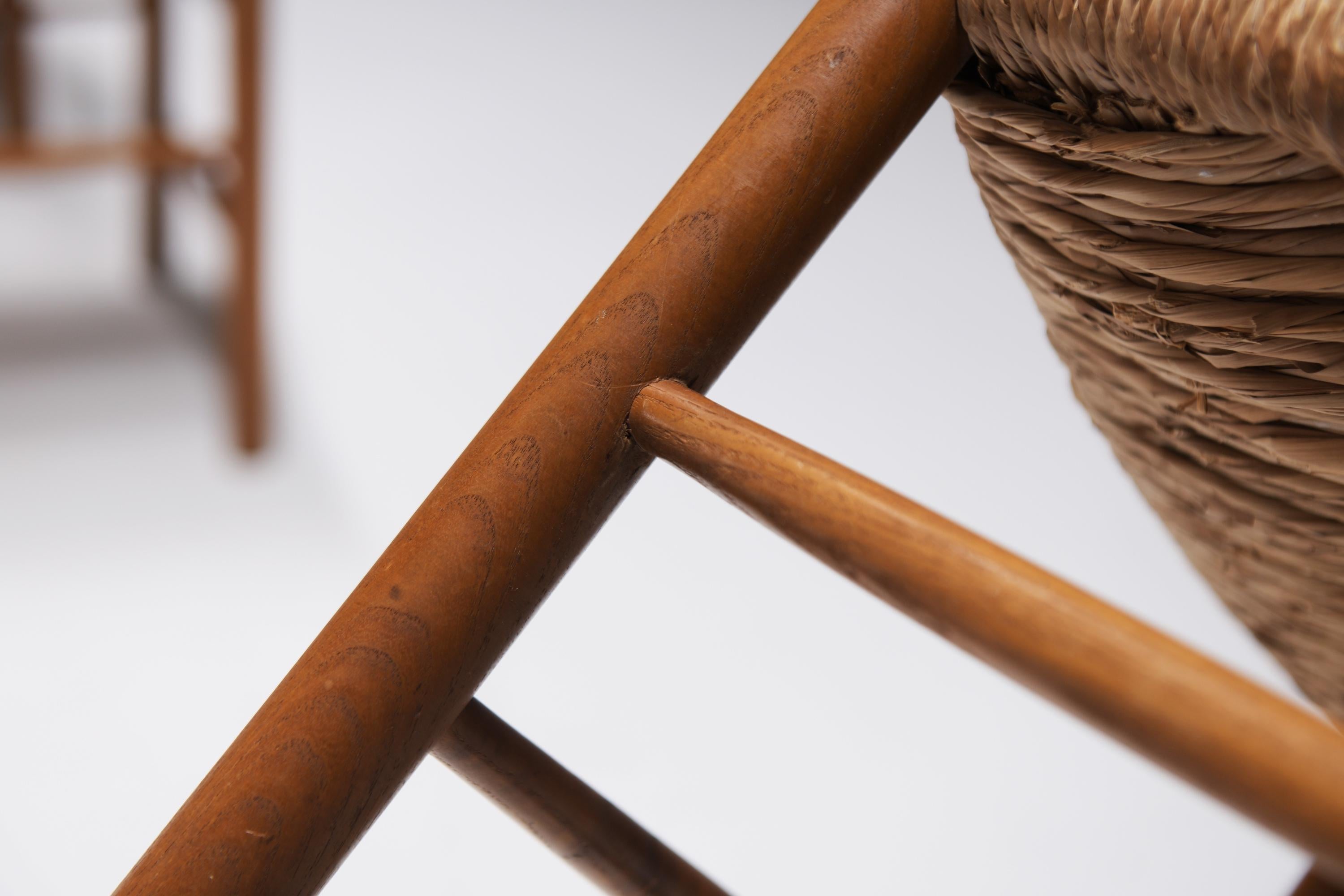 Chaises de salle à manger du Dordogne par Charlotte Perriand /Robert Sentou - France 8