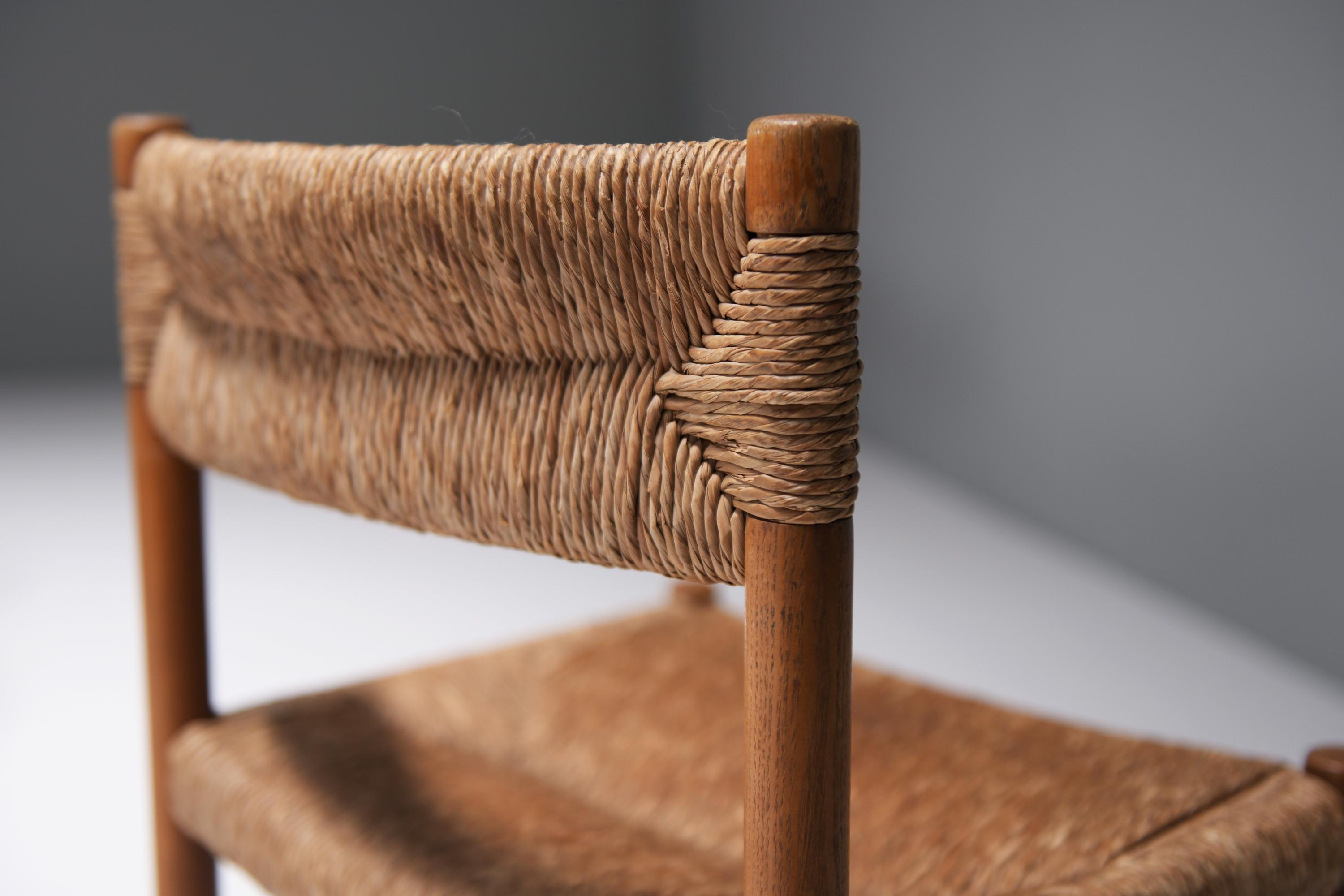 Chaises de salle à manger du Dordogne par Charlotte Perriand /Robert Sentou - France 12