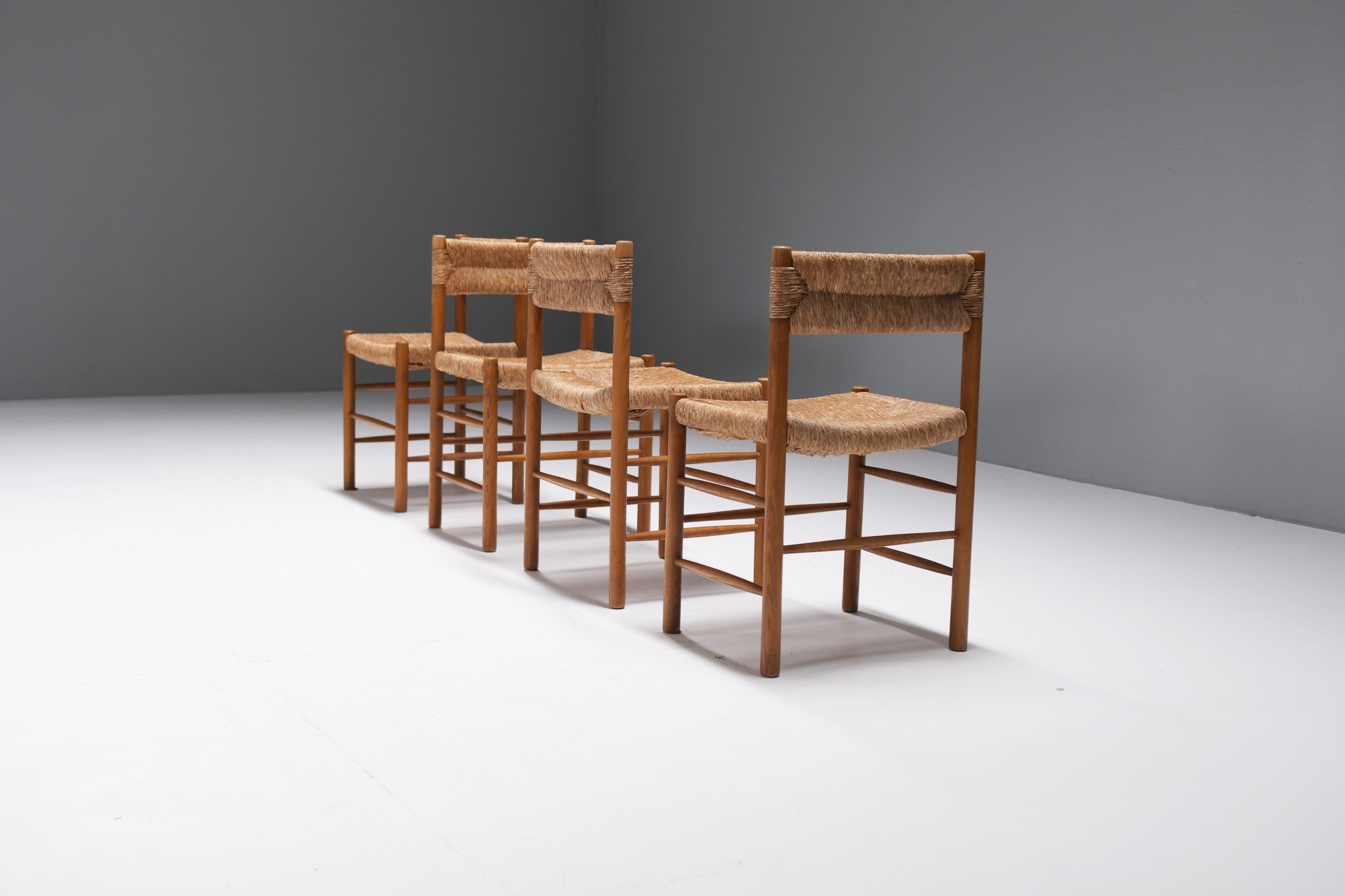 20ième siècle Chaises de salle à manger du Dordogne par Charlotte Perriand /Robert Sentou - France