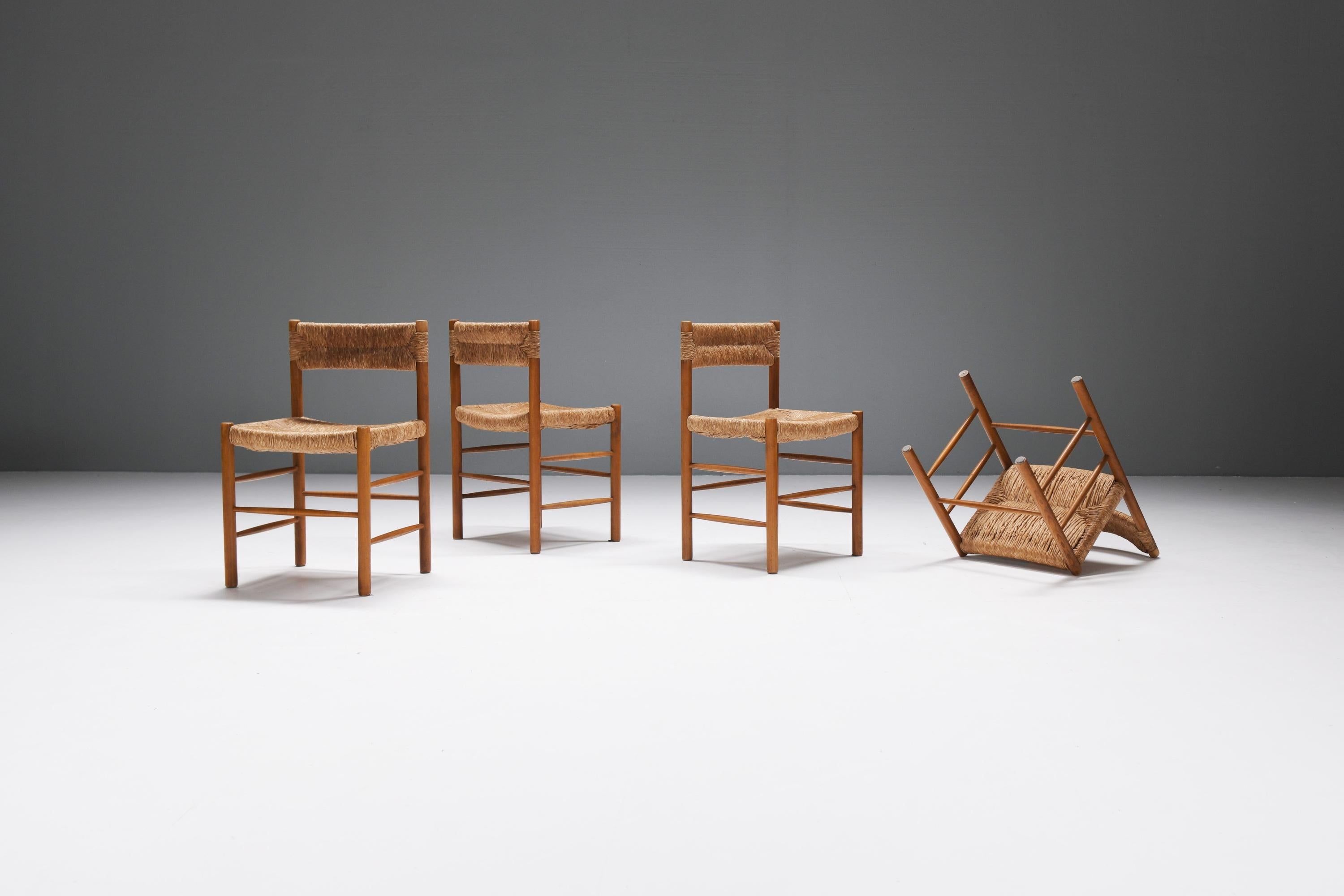 Chaises de salle à manger du Dordogne par Charlotte Perriand /Robert Sentou - France 1