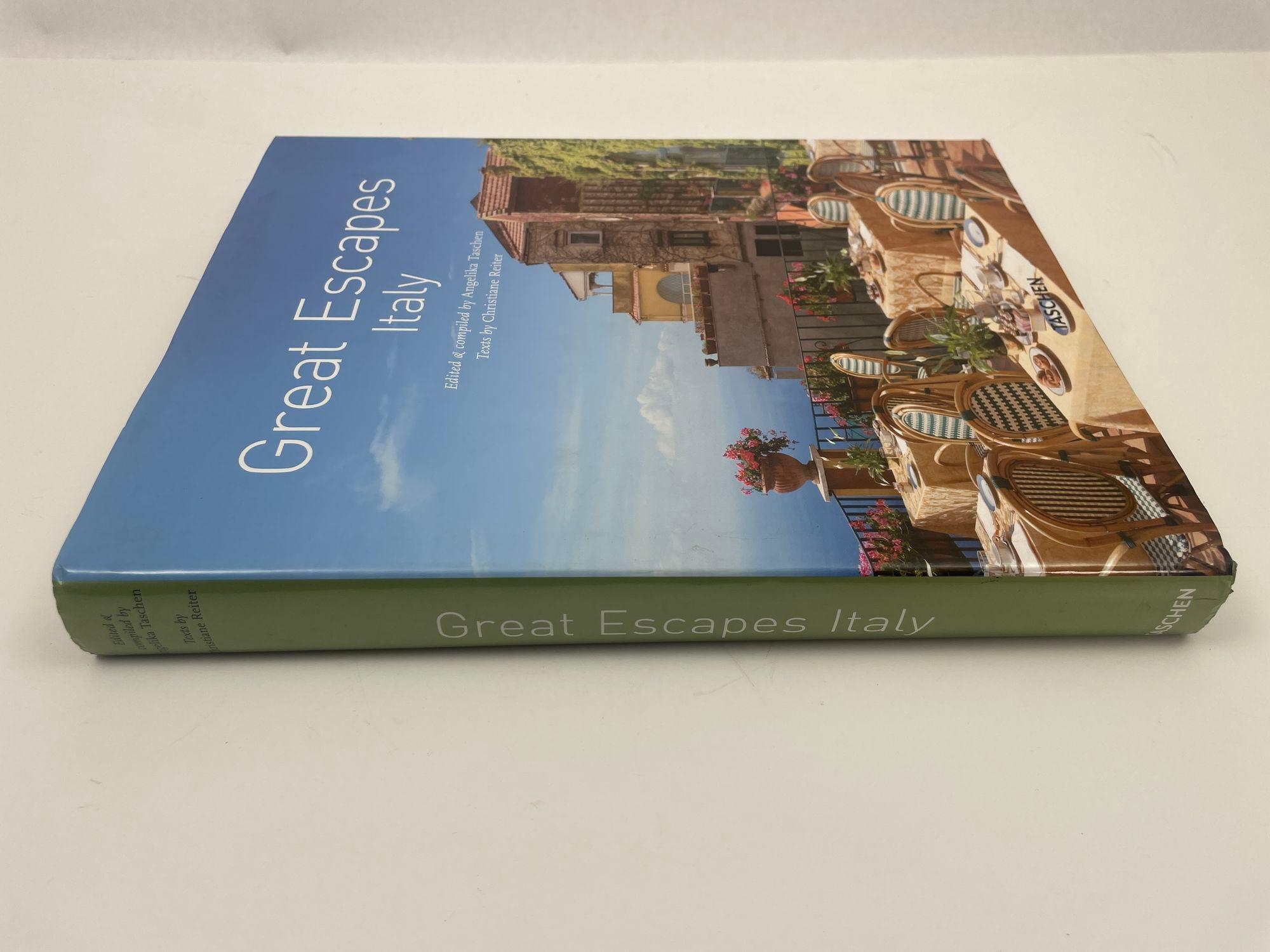 Great Escapes: Italy Angelika Taschen and Christiane Reiter Hardcover Book In Distressed Condition For Sale In North Hollywood, CA