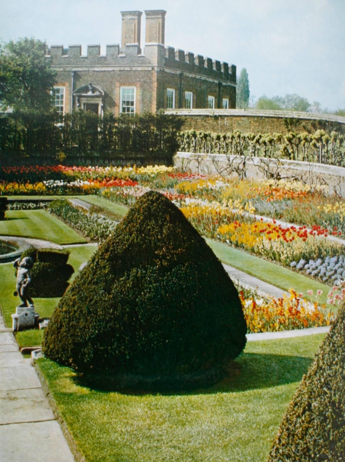 Great Gardens of Britain by Peter Coats For Sale 10
