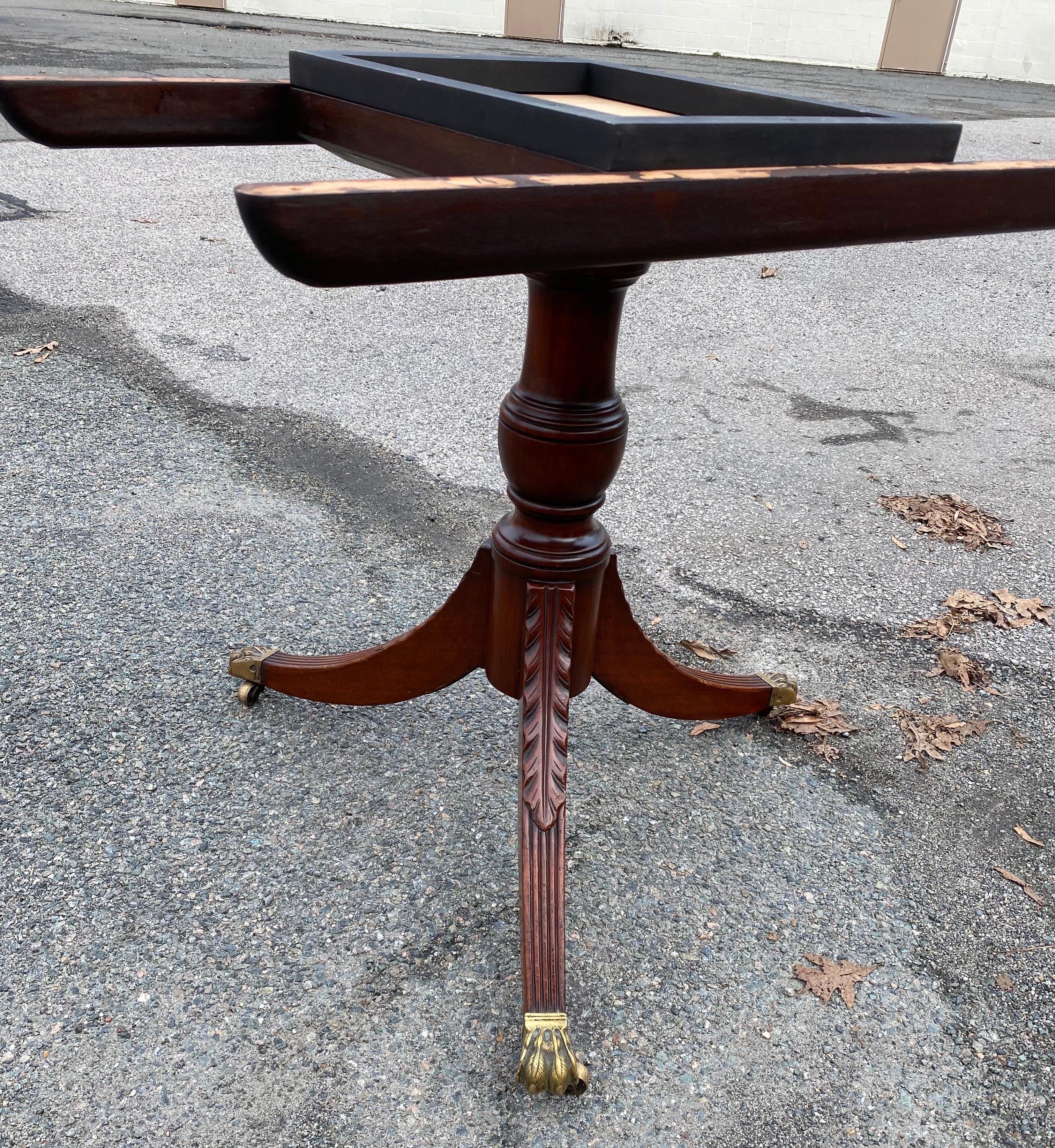 Great Georgian Style Mahogany Triple Pedestal Dining Table, Early 20th Century 6
