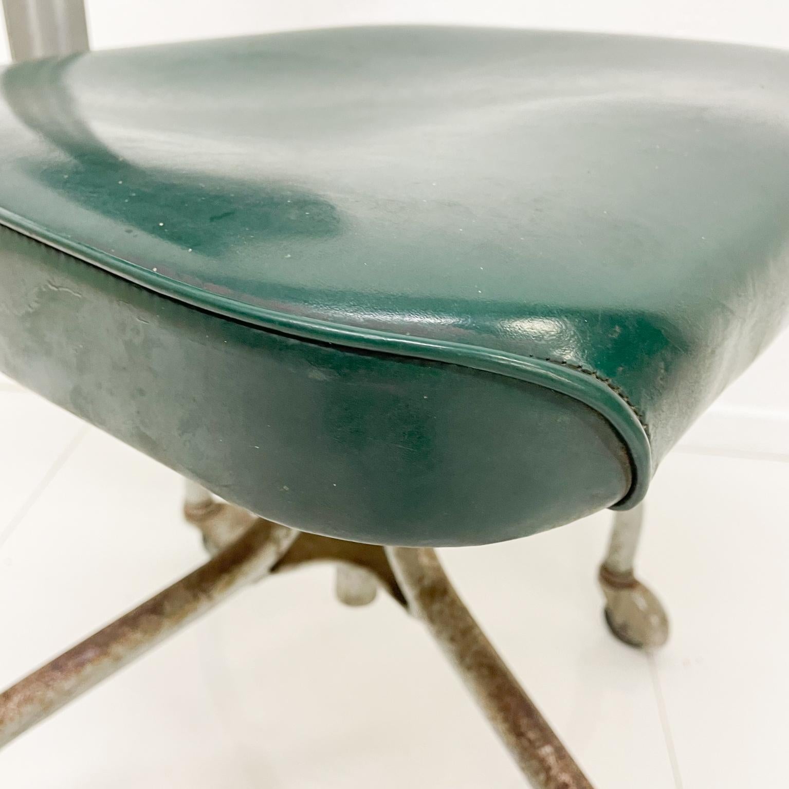 1960s Steelcase Task Office Chair Green Naugahyde Grand Rapids 1