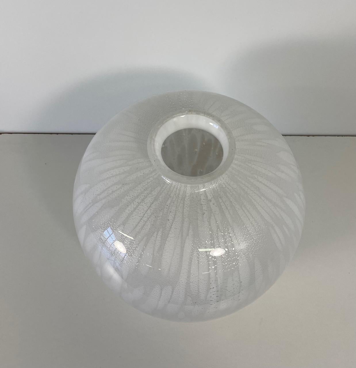 Mid-Century Modern Great Italian White and Silver Leaf Murano Glass Vase For Sale