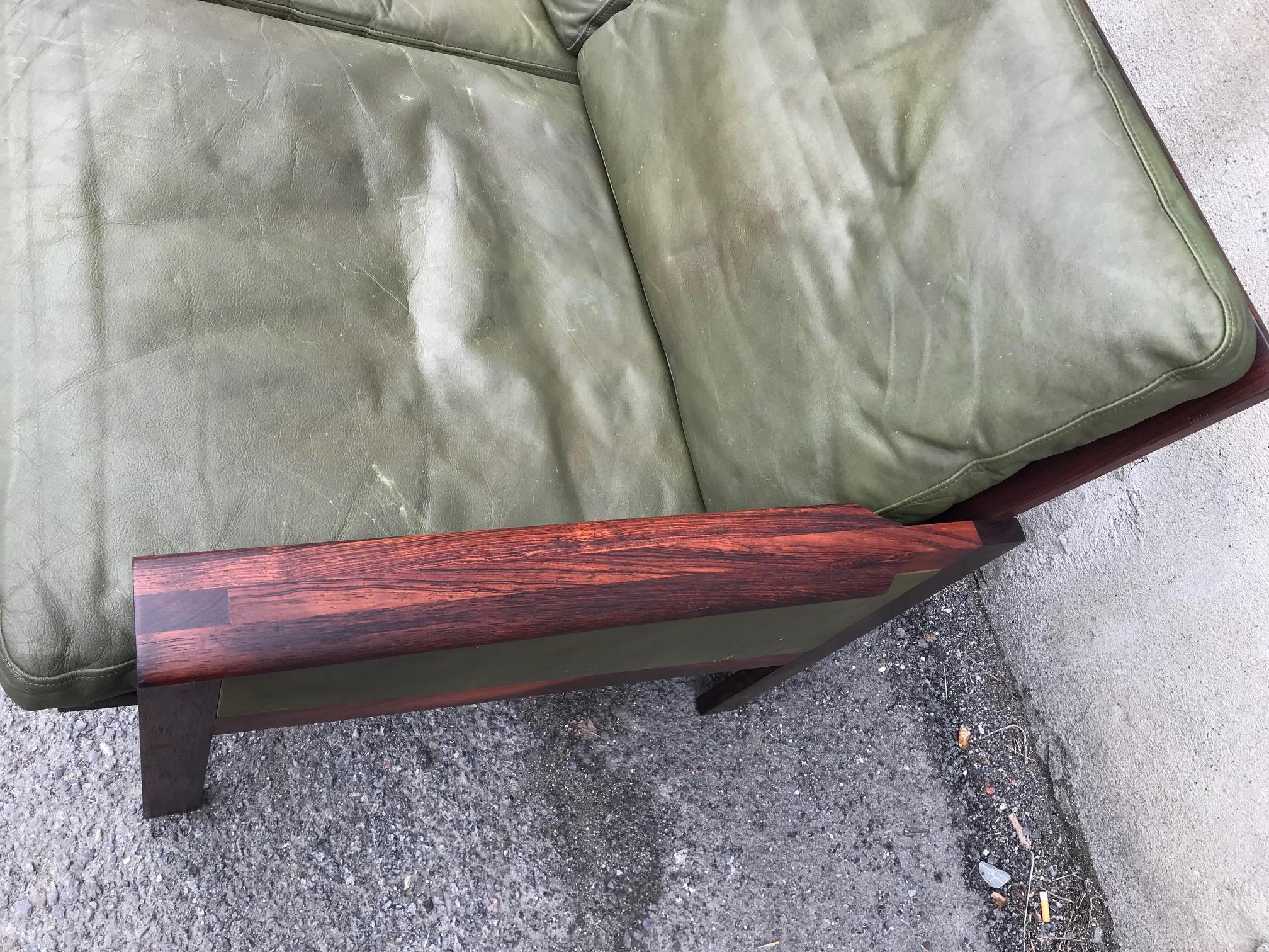 Great Leather and Hardwood Sofa by Illum Wilkkelso In Excellent Condition For Sale In Montreal, QC