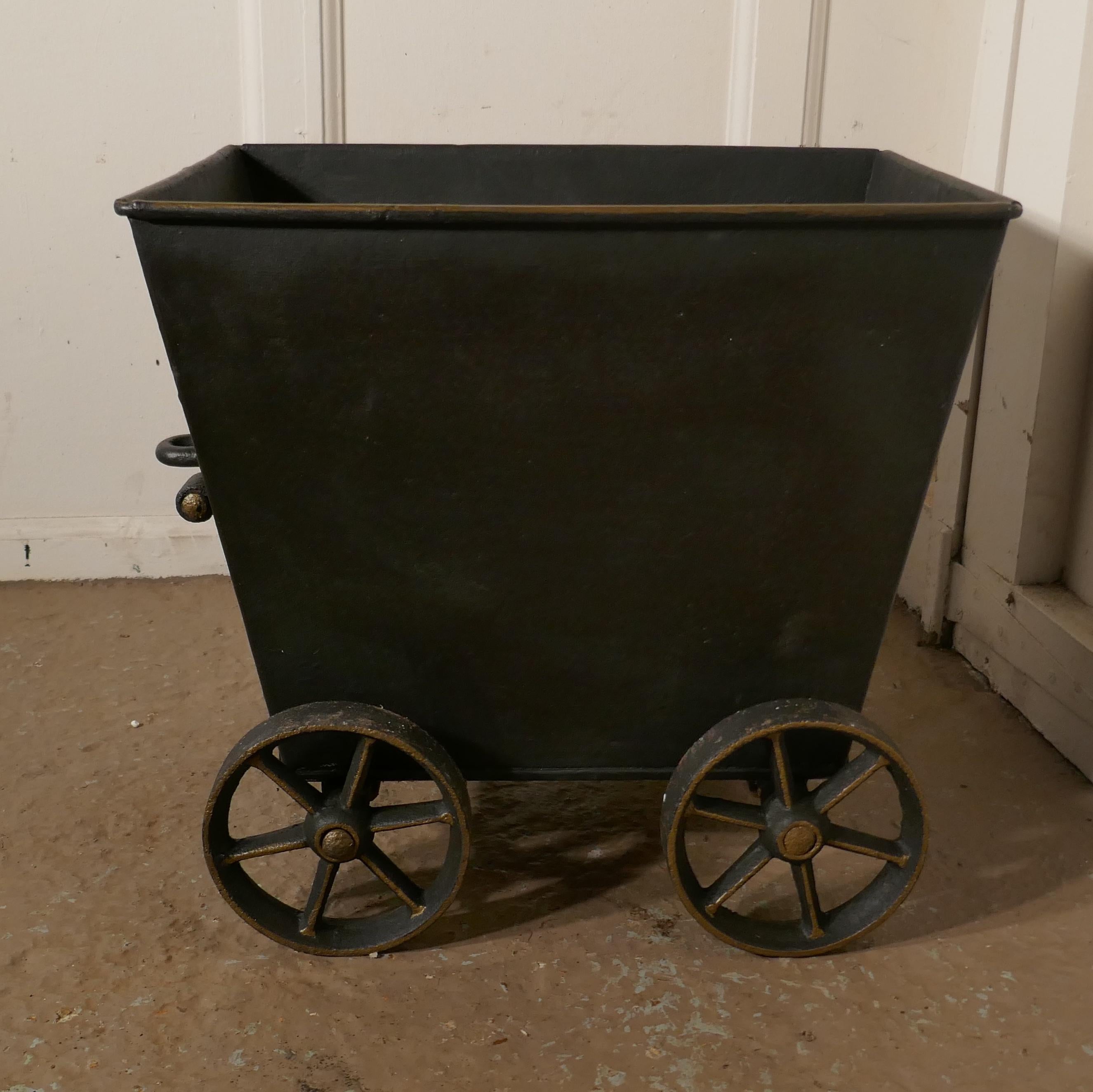 Great Little Blacksmith Made Coal Wagon, Coal Scuttle    In Good Condition For Sale In Chillerton, Isle of Wight