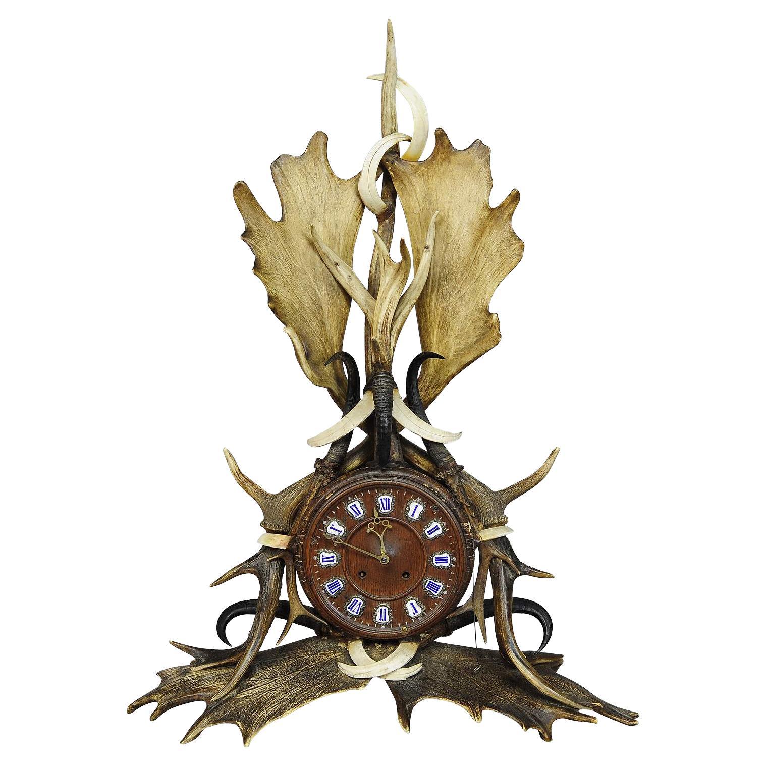 Great Lodge Style Antler Mantel Clock 1900 For Sale