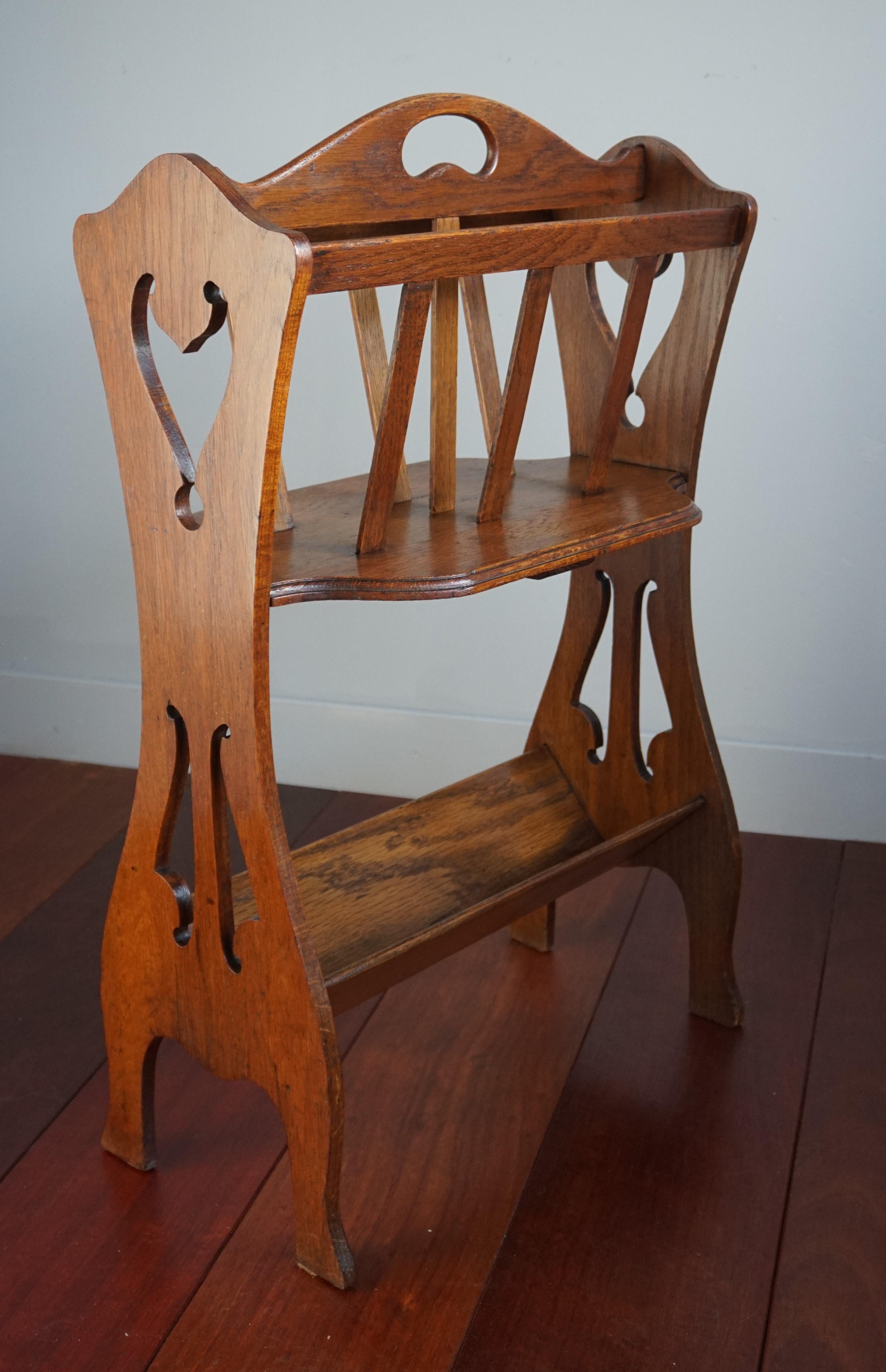 Great Looking 1910s Arts and Crafts Bookcase / Book Trough and Magazine Stand For Sale 2