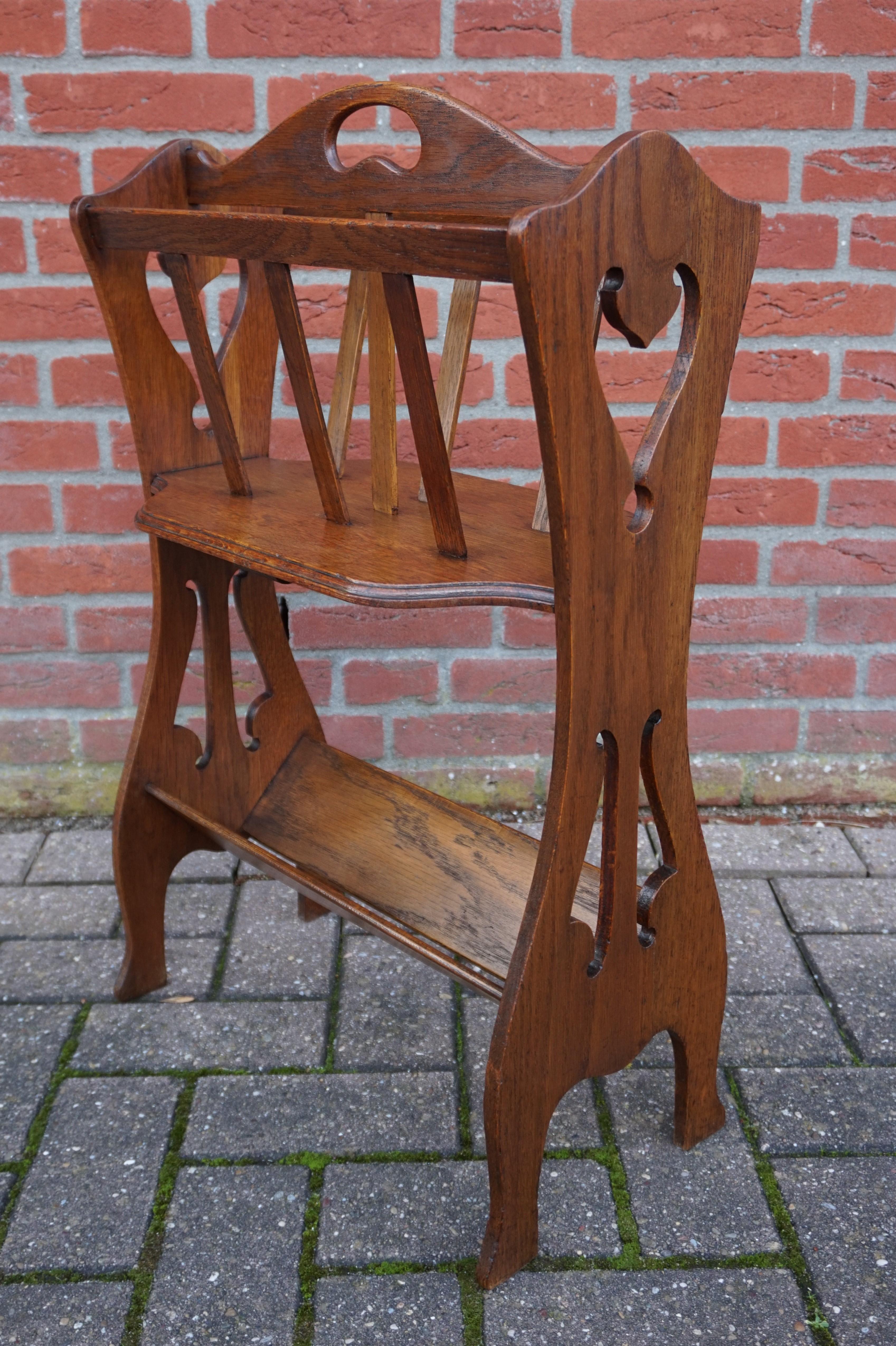 Européen Great Looking 1910s Arts and Crafts Bookcase / Book Trough and Magazine Stand