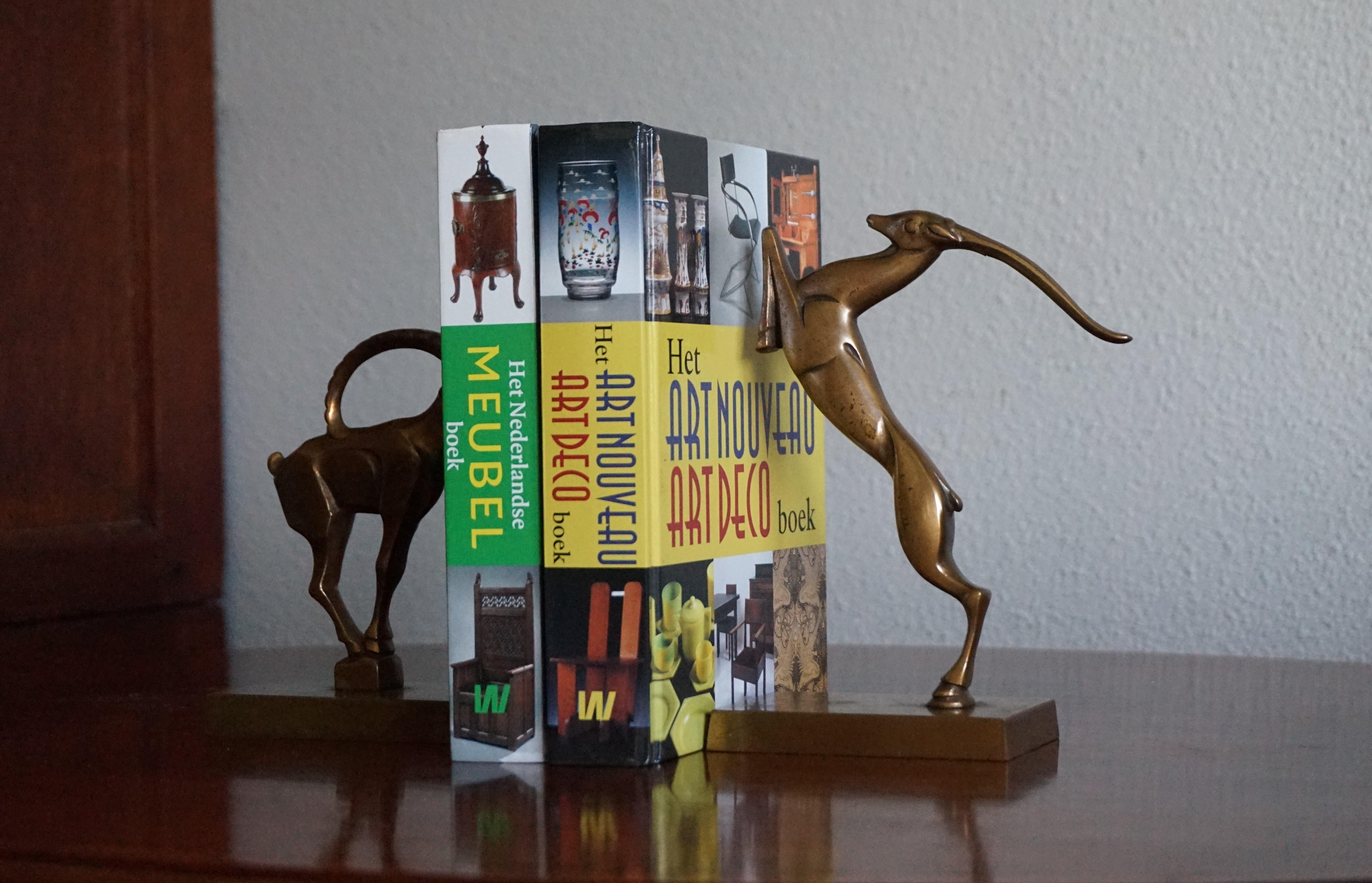 Great Looking Art Deco Pair of Stylized Bronze Animal Bookends by Johannes Bosma In Good Condition In Lisse, NL