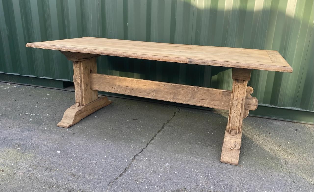 Great Looking French Bleached Oak Farmhouse Dining Table  In Good Condition For Sale In Seaford, GB