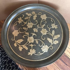 Great Looking Round Black and Gold Tray Coffee Table
