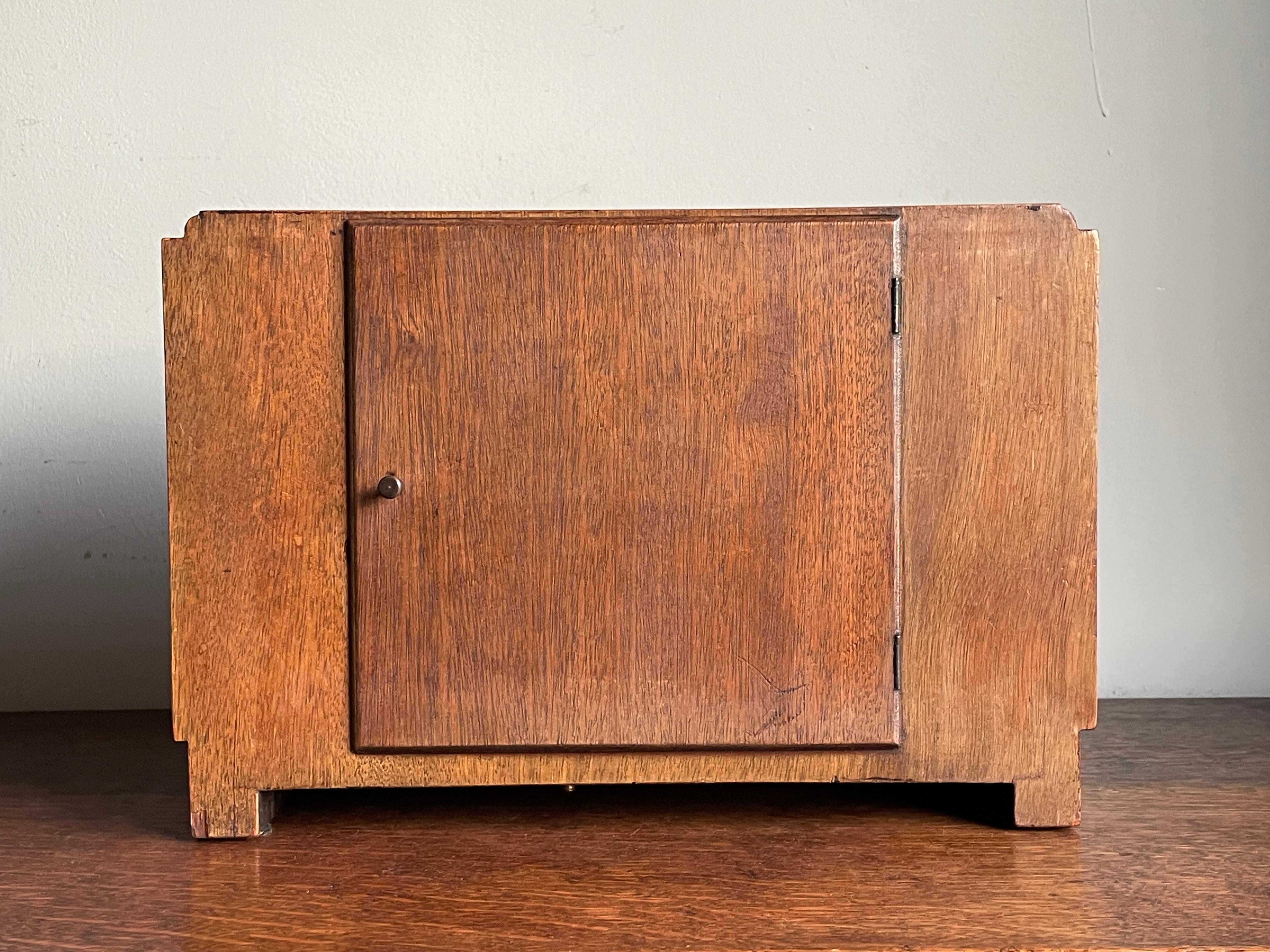 Great Looking & 'Timeless' Bauhaus meets Amsterdam School Mantel / Desk Clock 1
