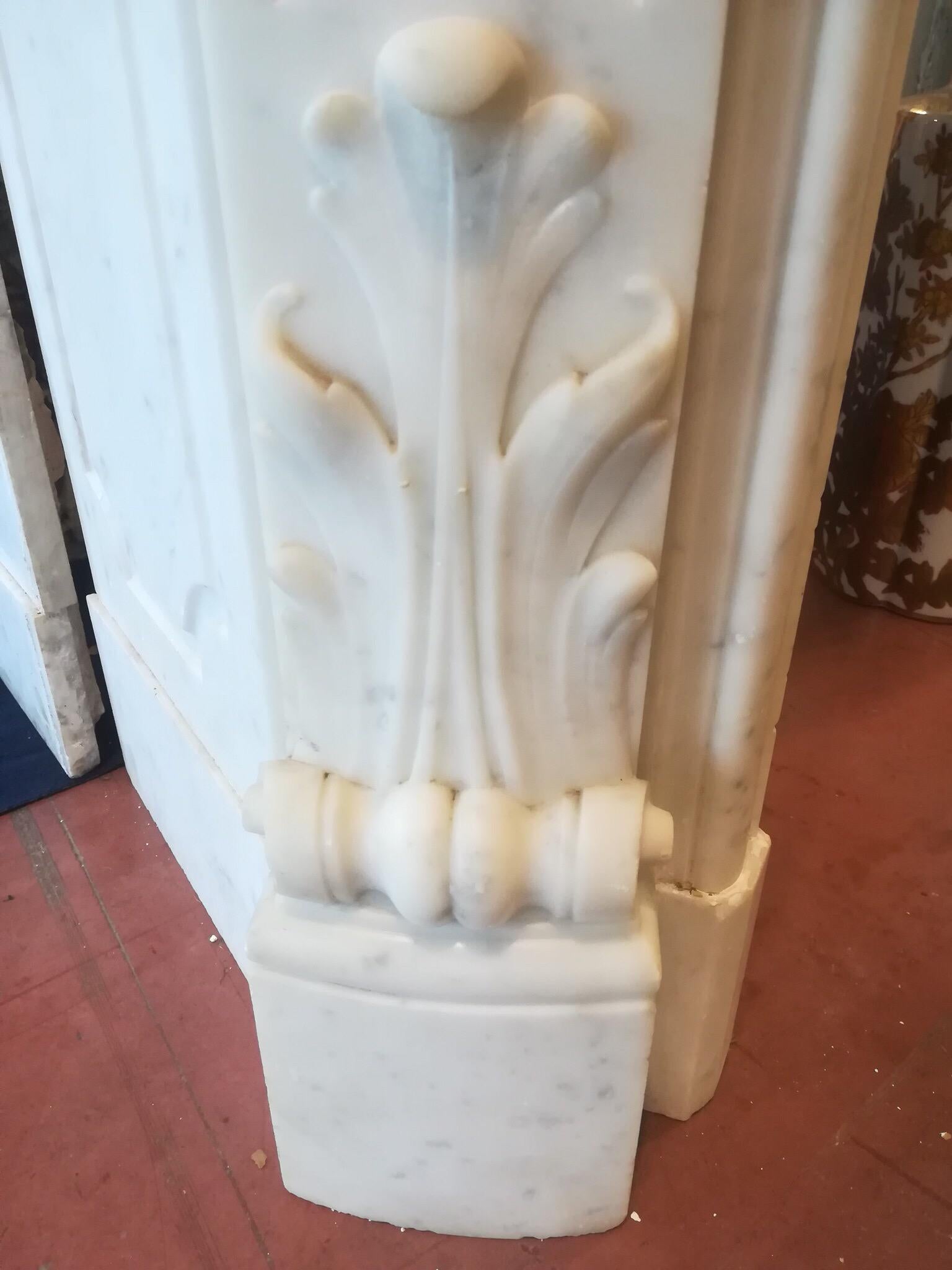 Great Louis XV Style White Carrara Marble Fireplace Mantel, 19th Century For Sale 1